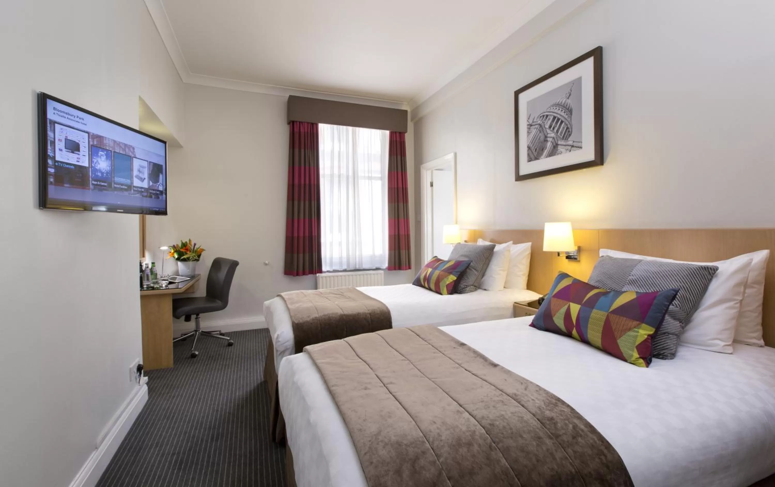 Bedroom, Bed in Thistle London Bloomsbury Park