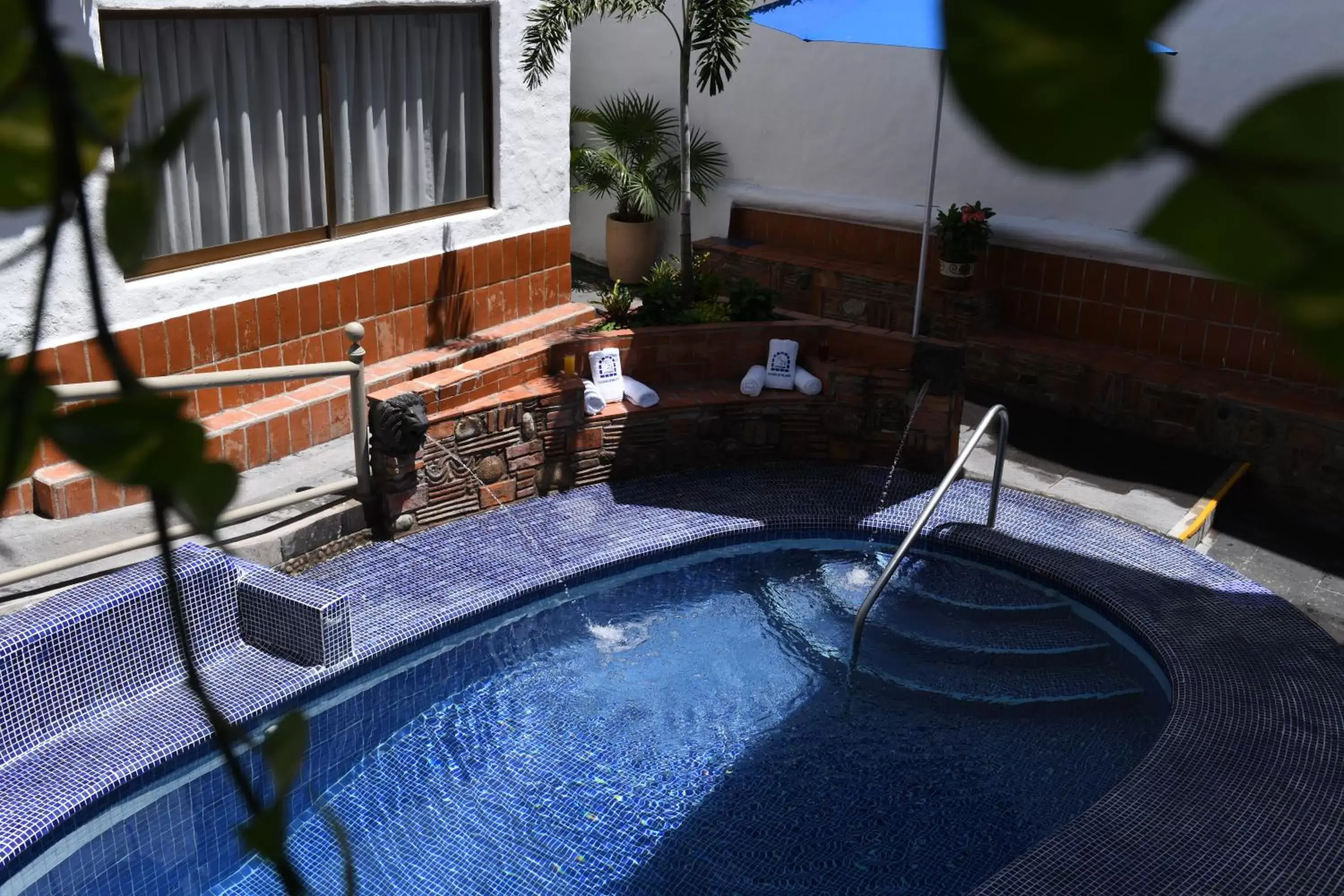 Swimming pool in Petit Hotel Pilitas