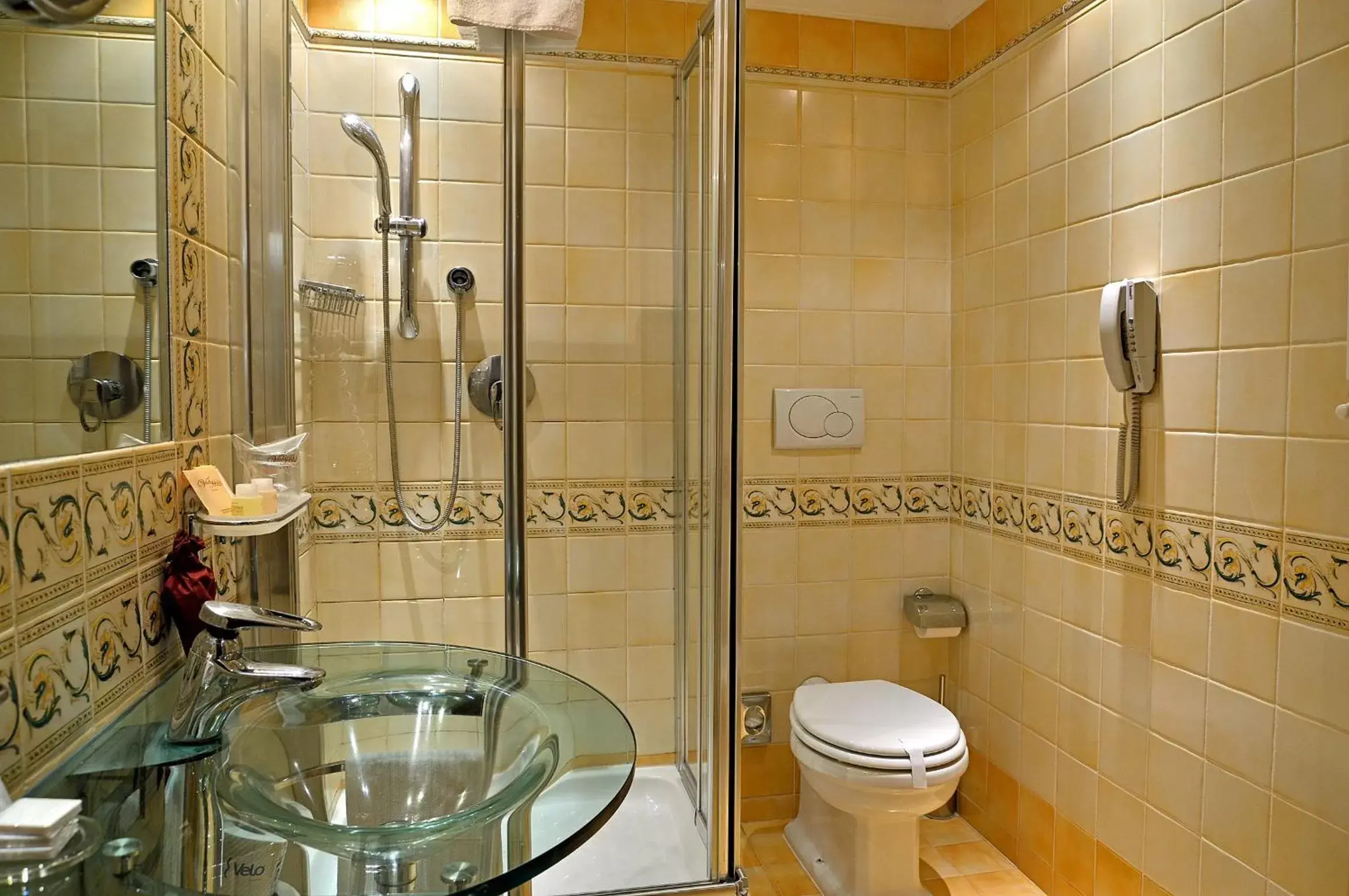 Bathroom in Hotel Homs