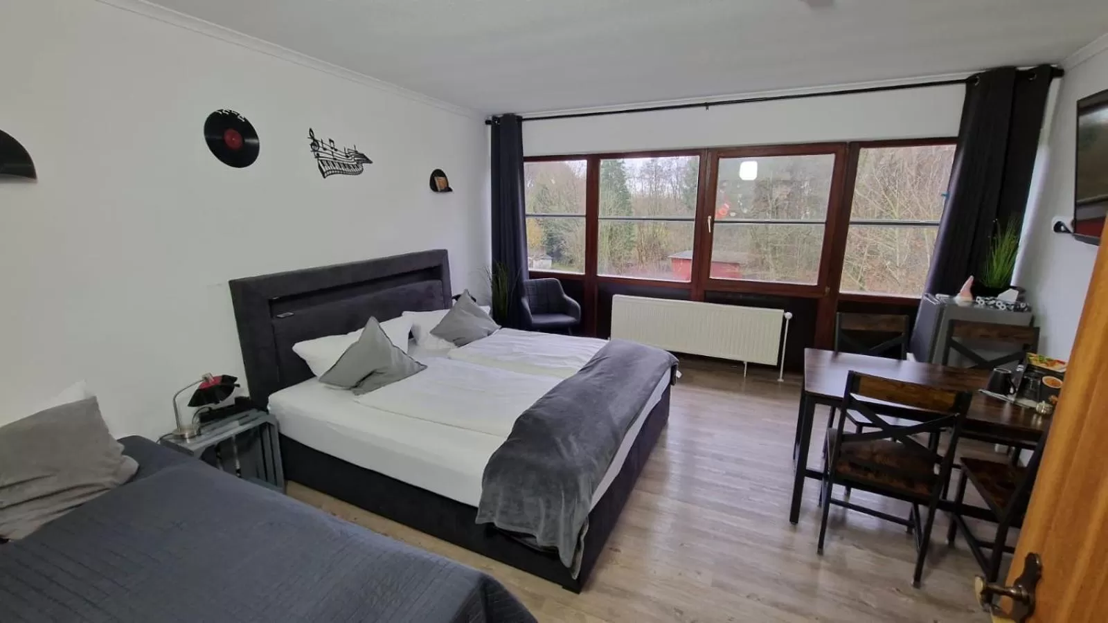 Photo of the whole room, Bed in Hotel Seeblick am Sankelmarker See - Natur und Erholung