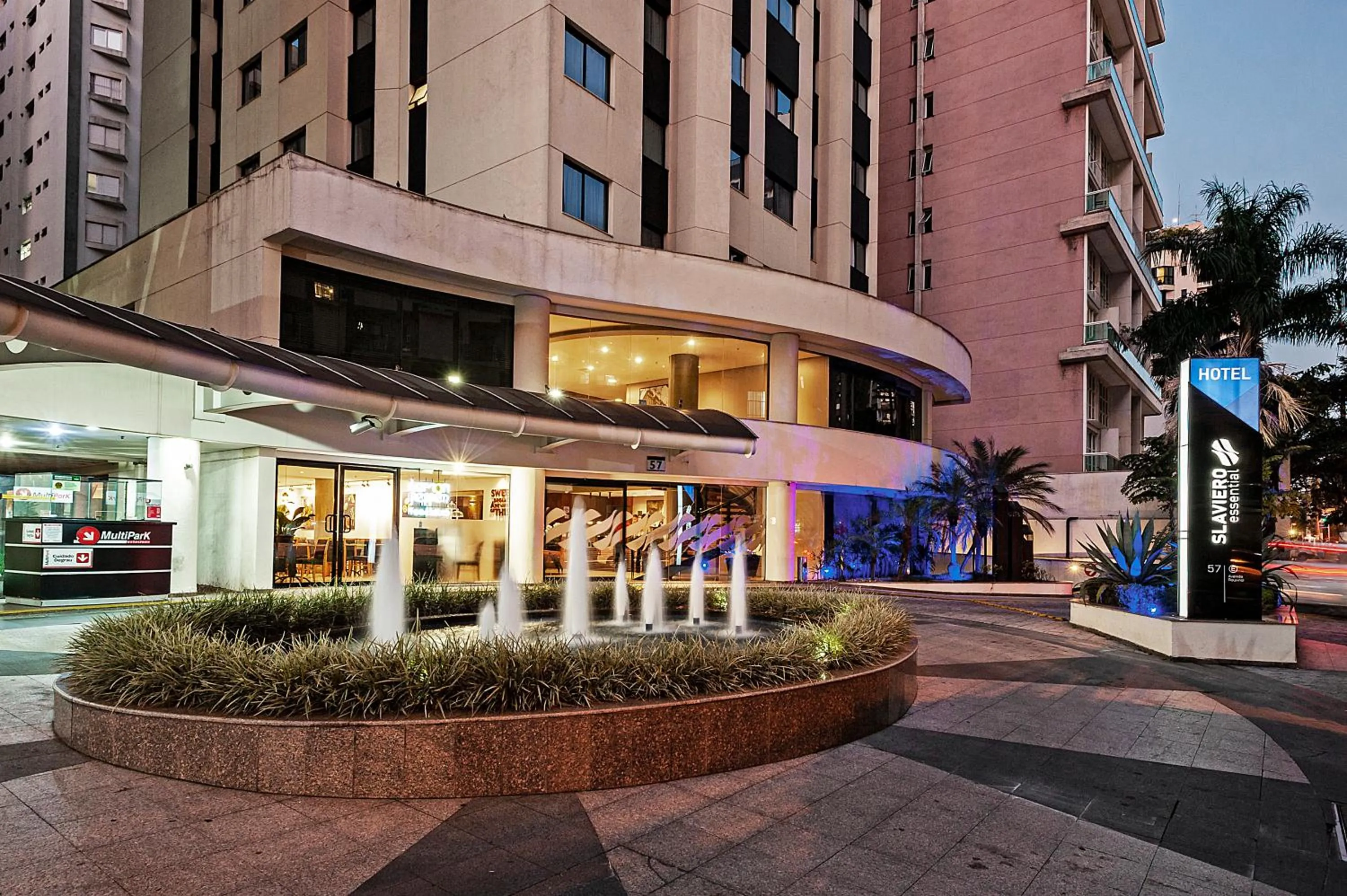 Facade/entrance in Slaviero São Paulo Moema