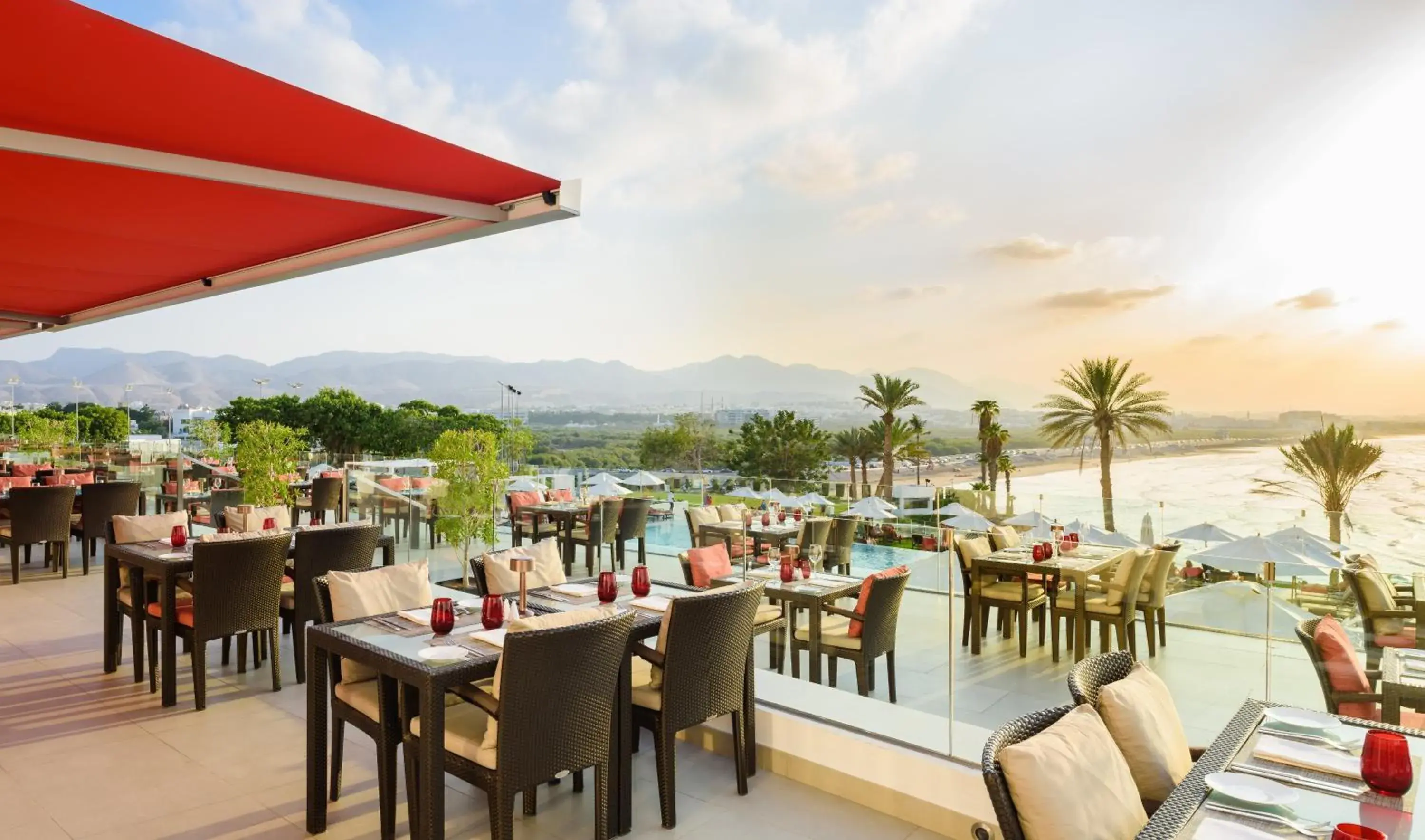 Restaurant/Places to Eat in Crowne Plaza Muscat, an IHG Hotel
