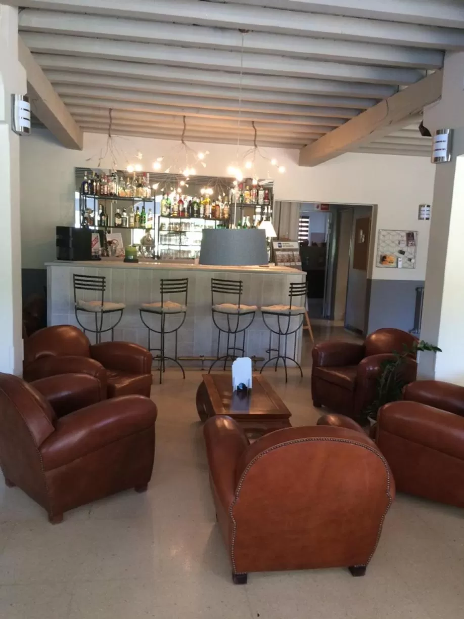 Lounge or bar in Best Western Le Val Majour