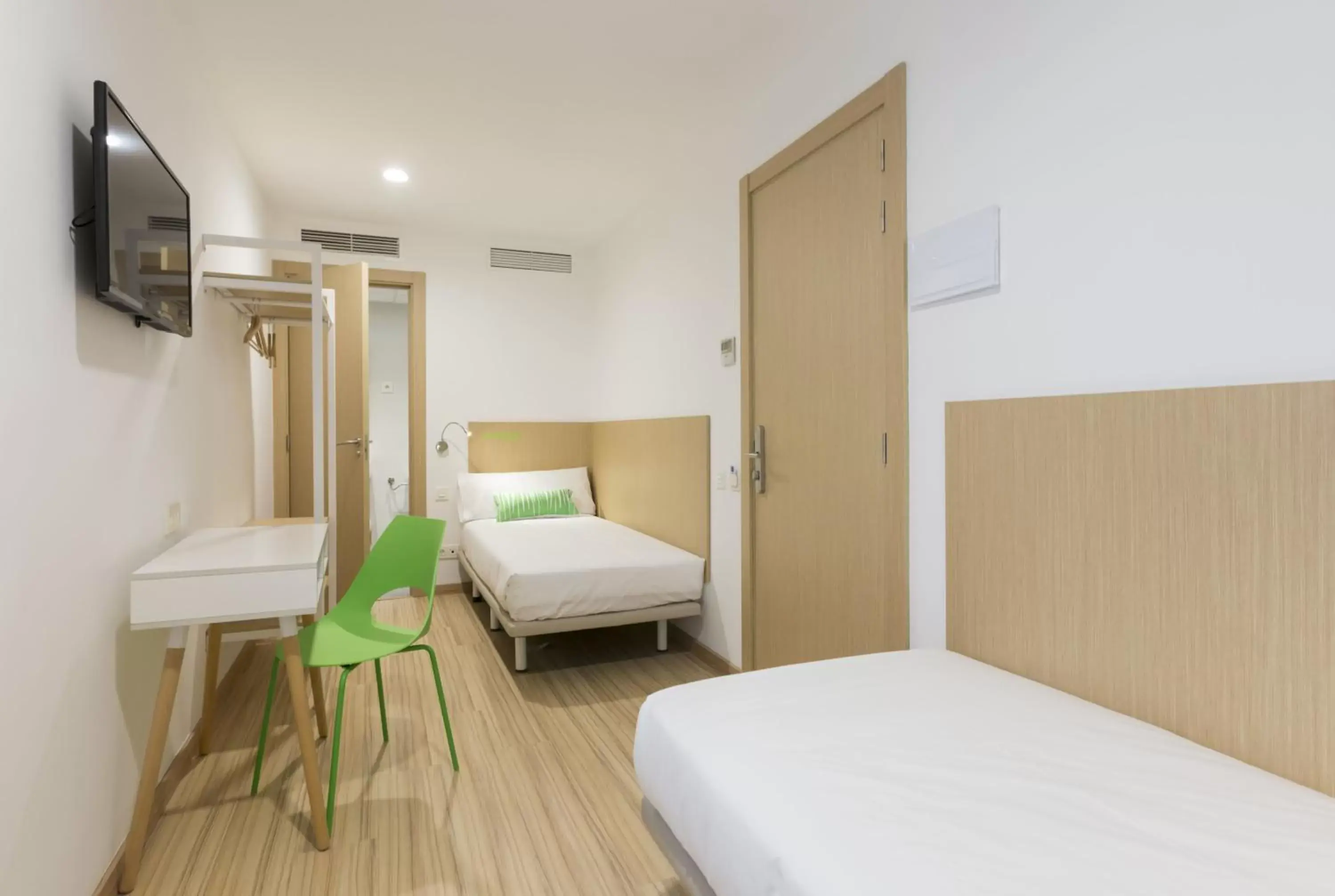 Bedroom, Bed in SmartRoom Barcelona