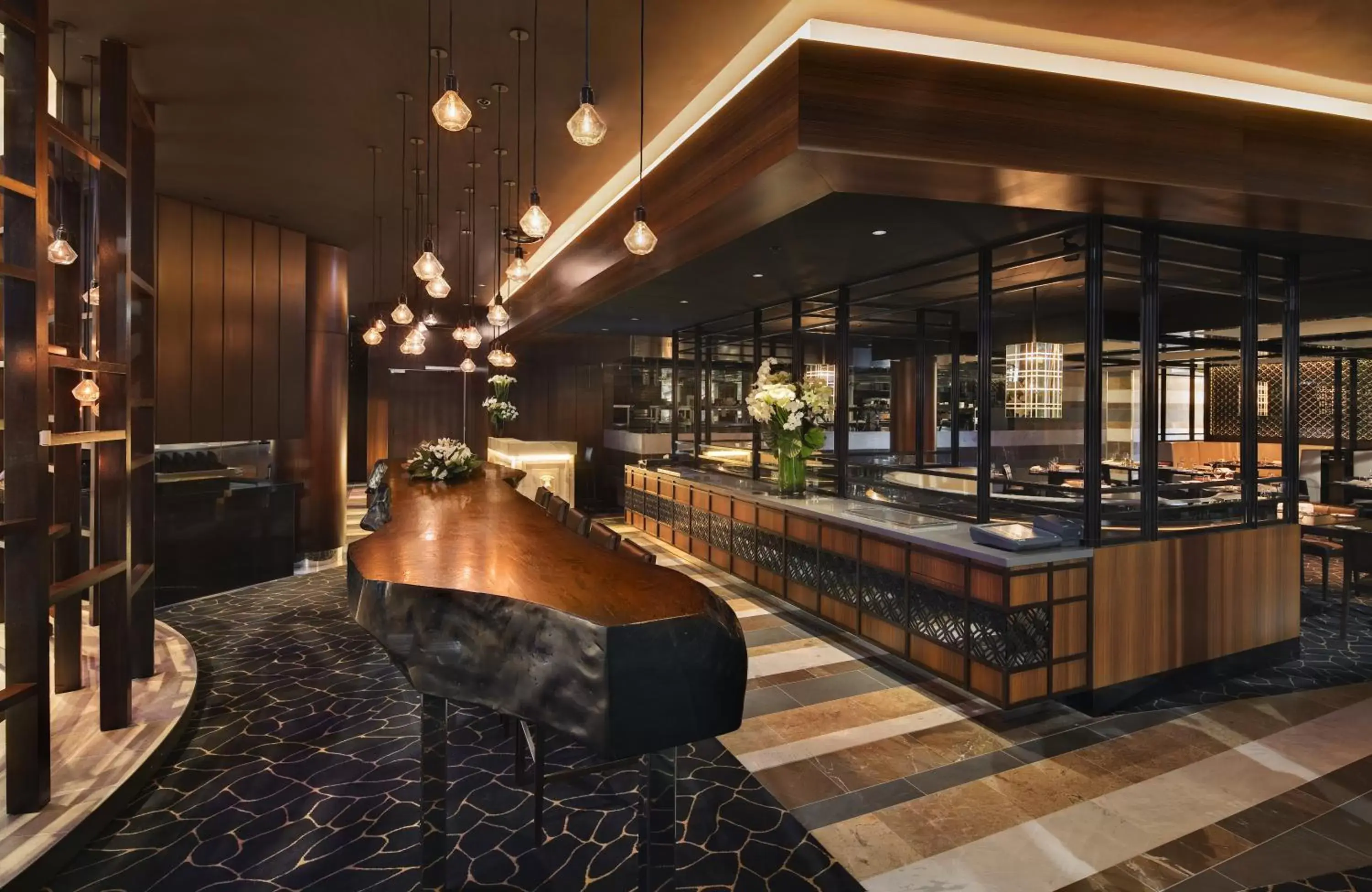 Restaurant/places to eat, Lounge/Bar in The Star Grand Hotel and Residences Sydney