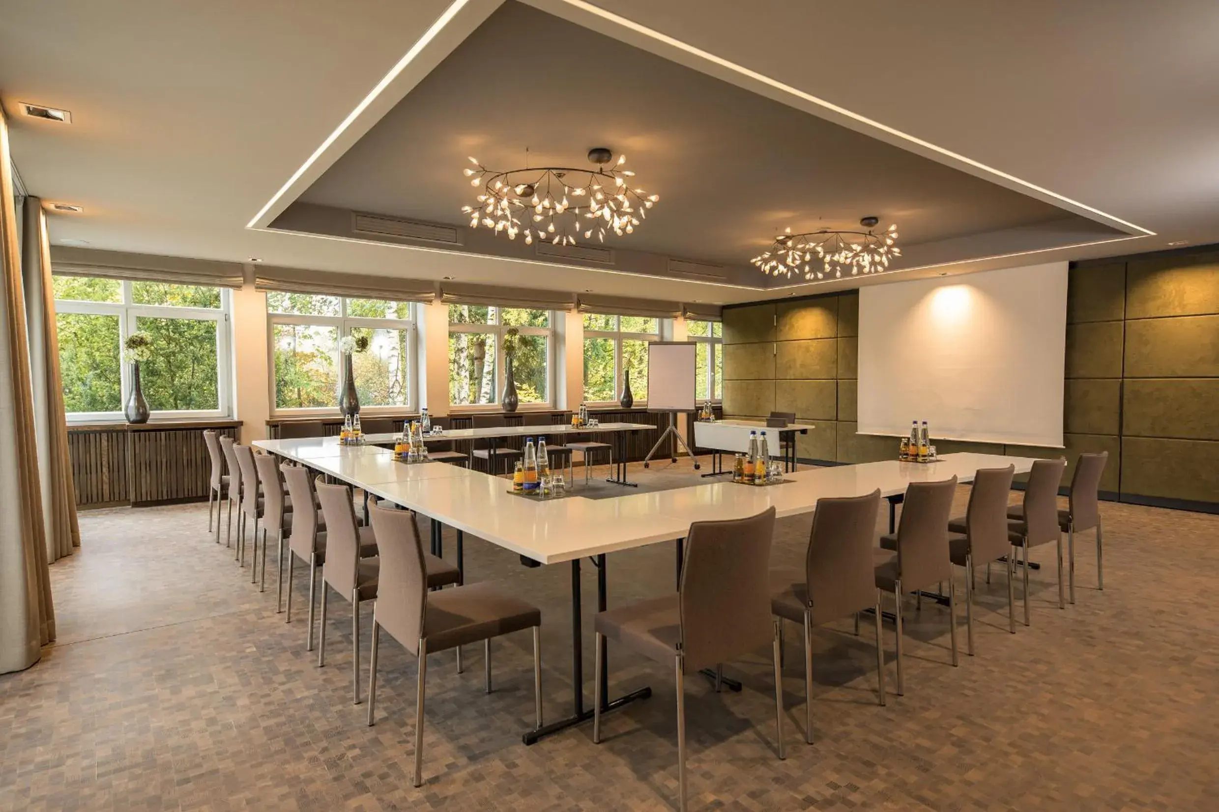 Meeting/conference room, Restaurant/Places to Eat in Parkhotel Schmid