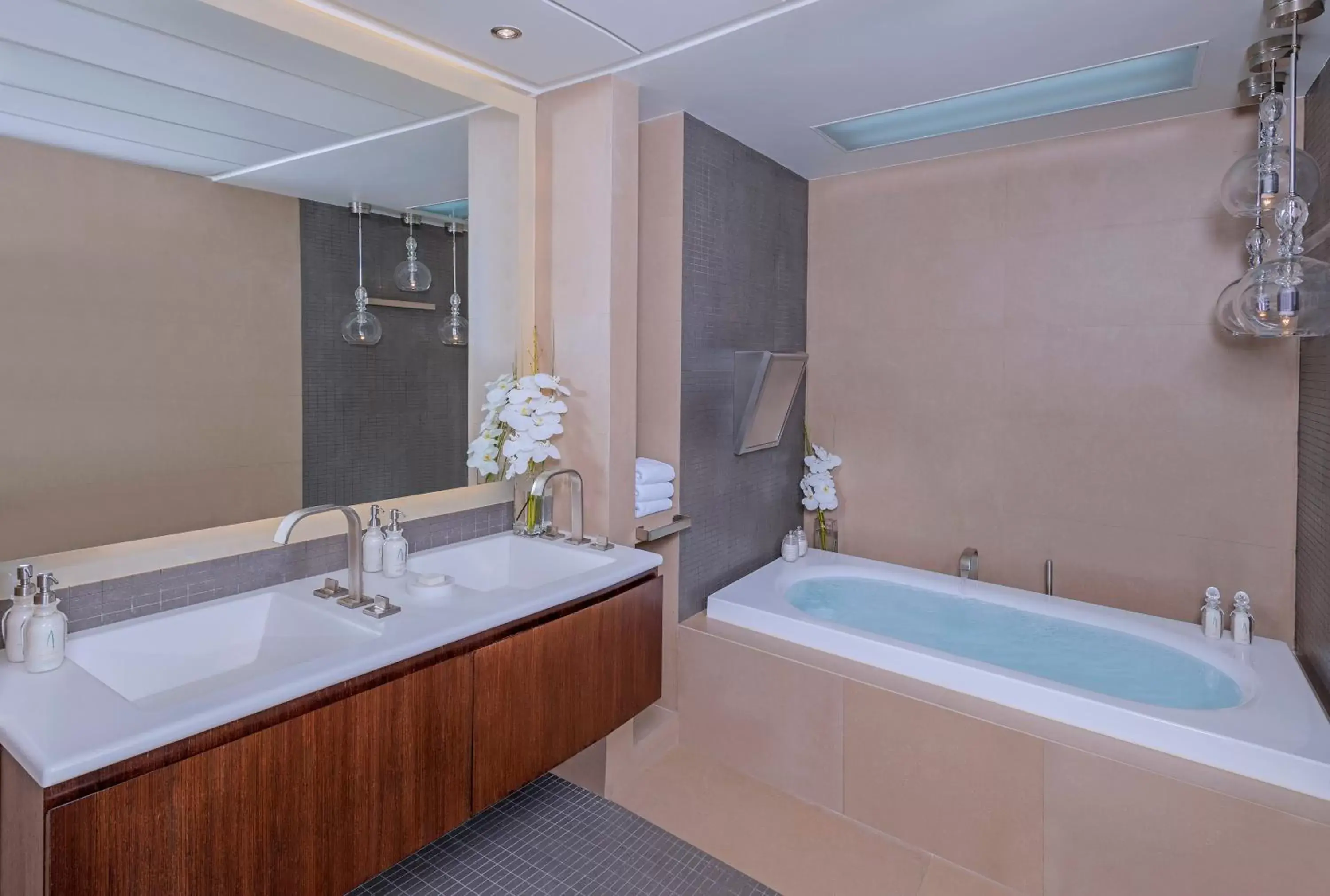 Bathroom in Al Faisaliah Hotel, Riyadh