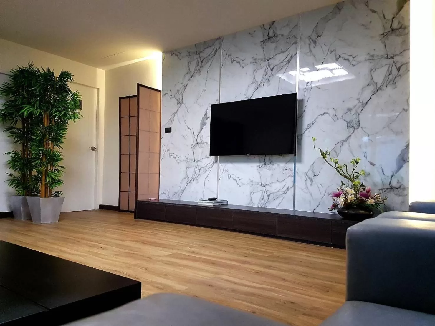 Communal lounge/ TV room in Zensation The Residence