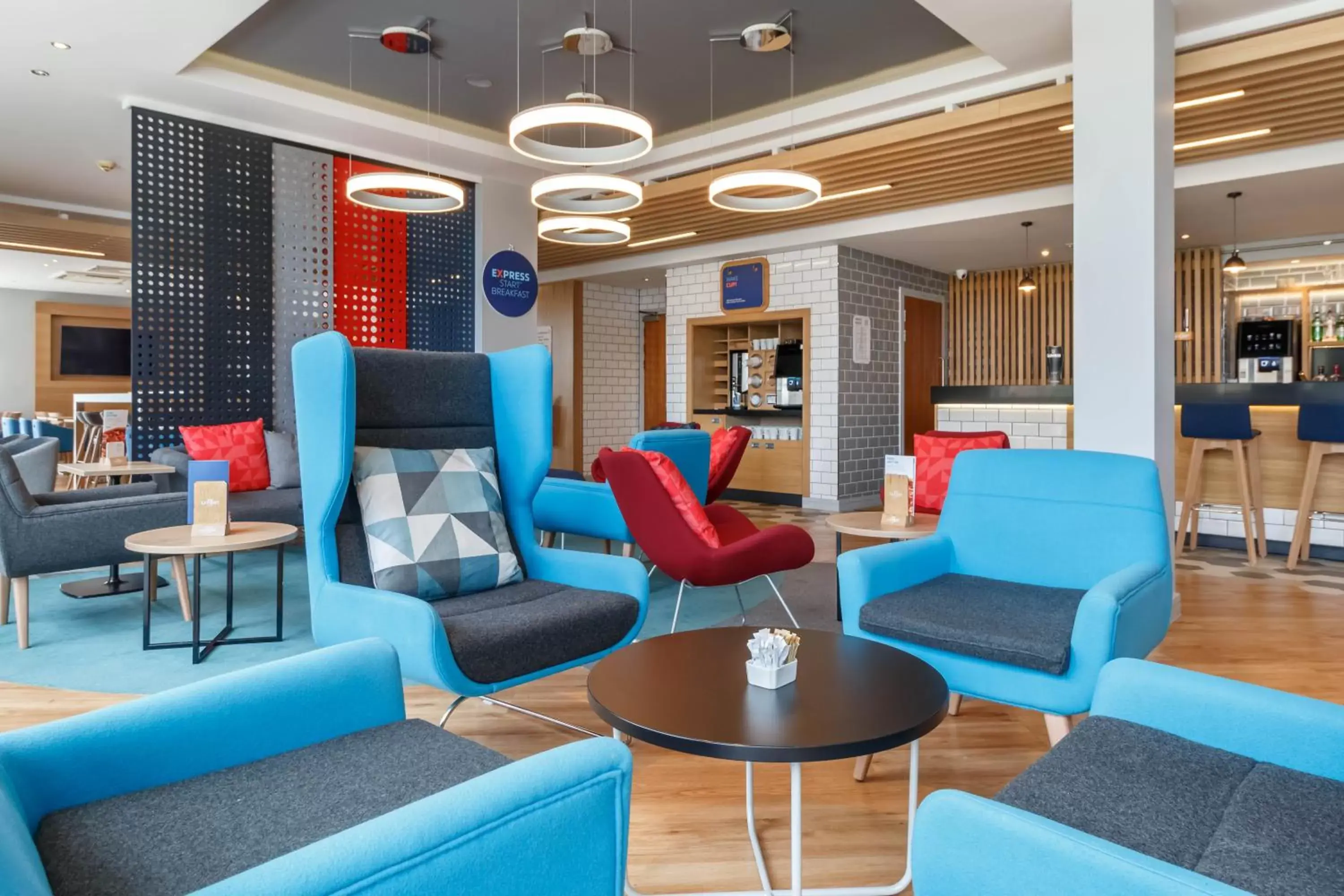 Restaurant/places to eat in Holiday Inn Express Walsall M6, J10 by IHG Restaurant/places to eat in Holiday Inn Express Walsall M6, J10 by IHG