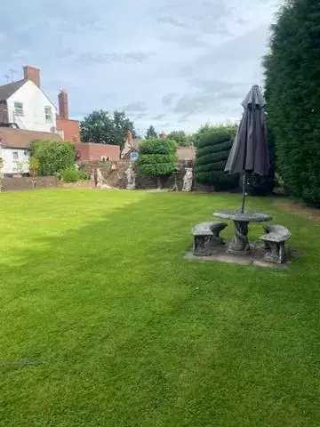 Garden in Parlors Hall Hotel