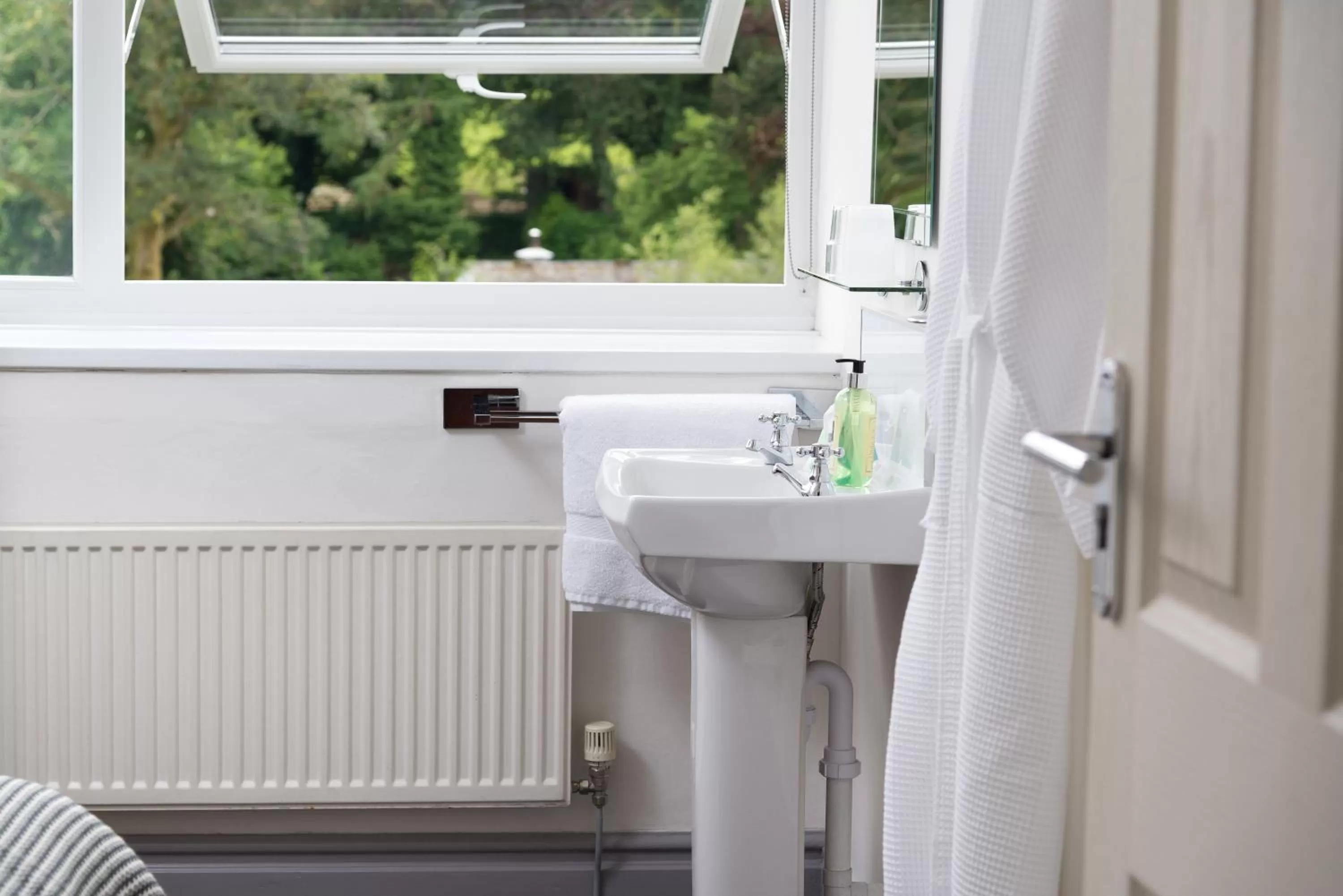 Photo of the whole room, Bathroom in Skiddaw Croft Bed & Breakfast