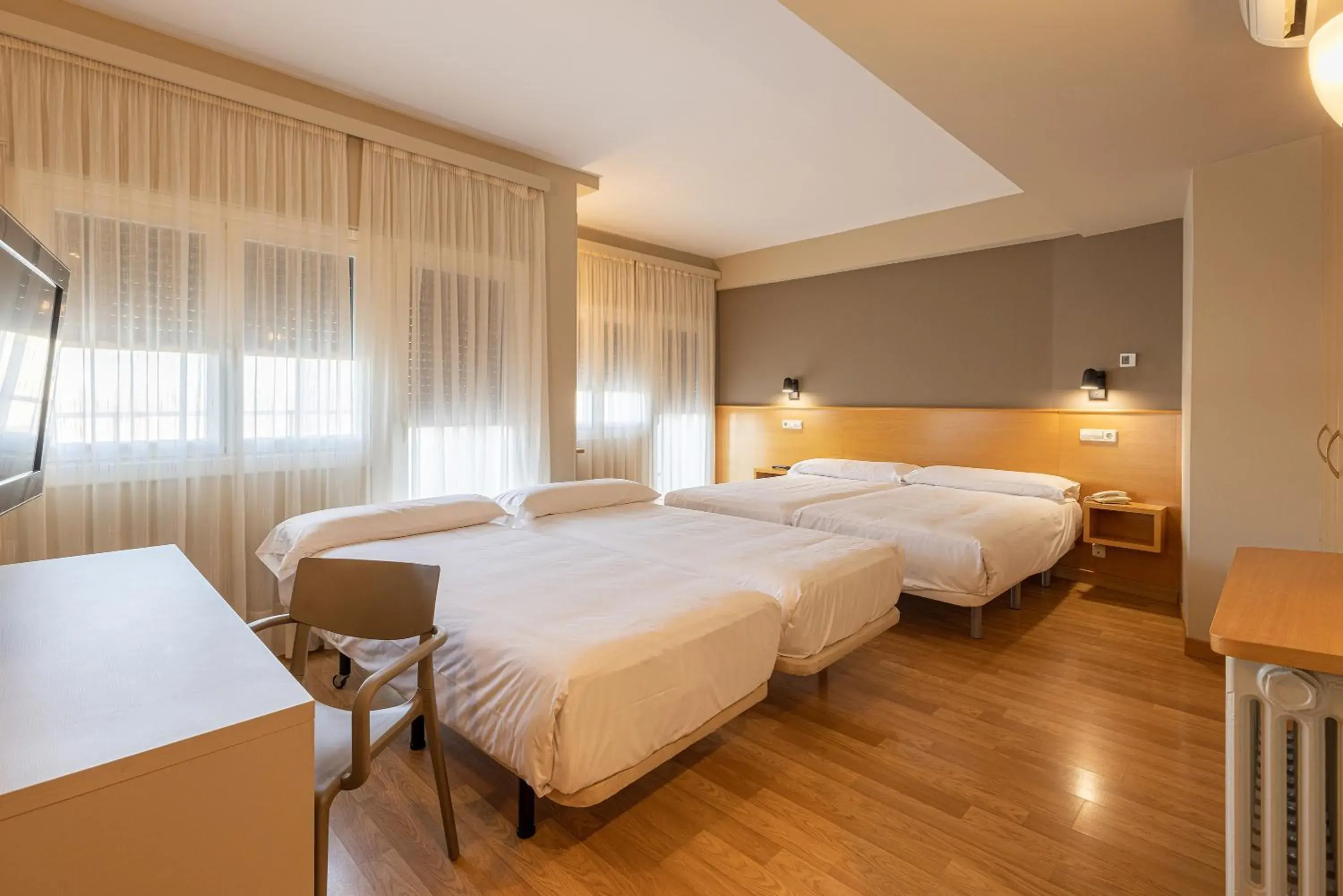 Property building, Bed in Hotel Santamaria