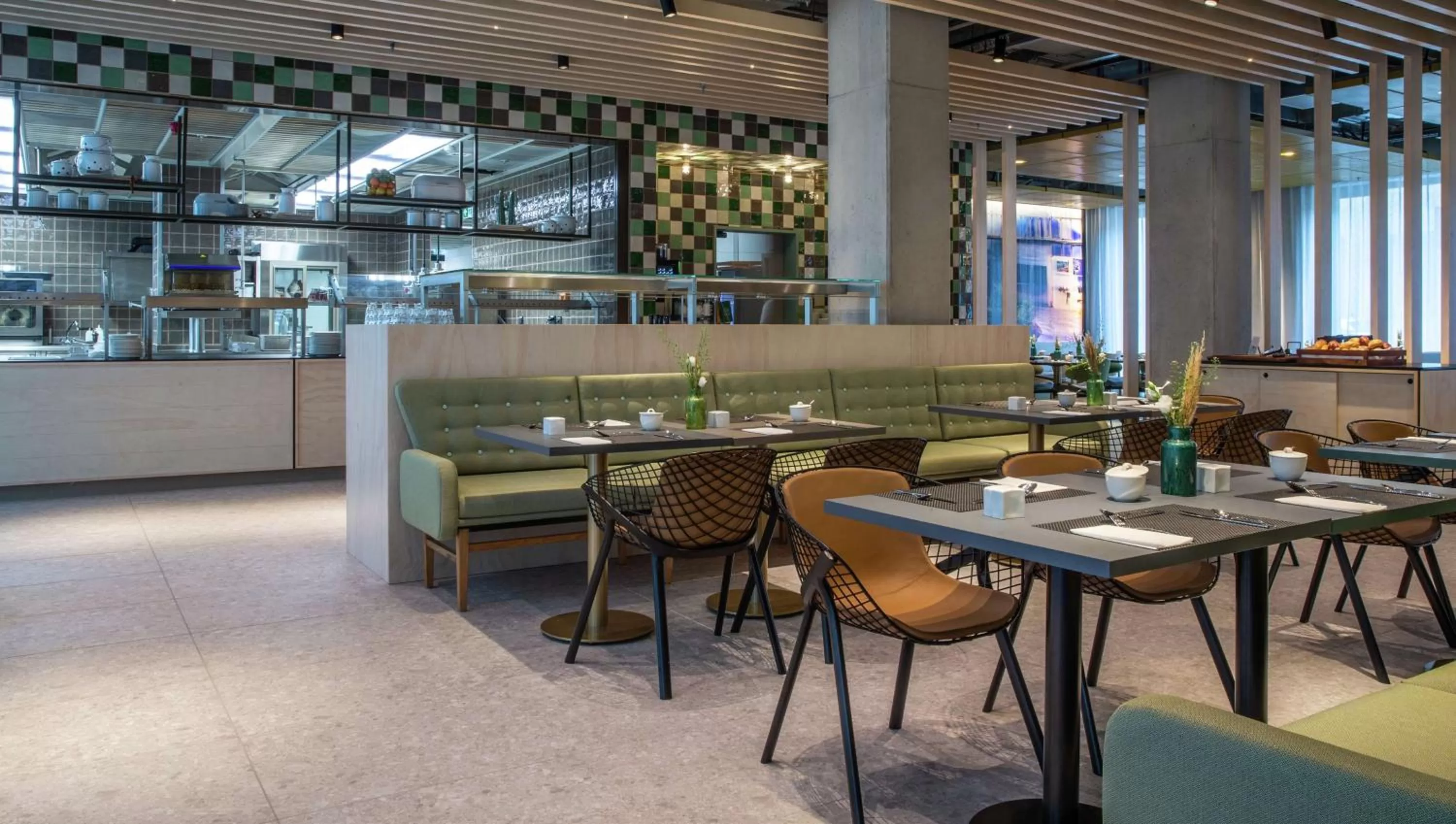 Lounge or bar in Hilton Garden Inn Mannheim