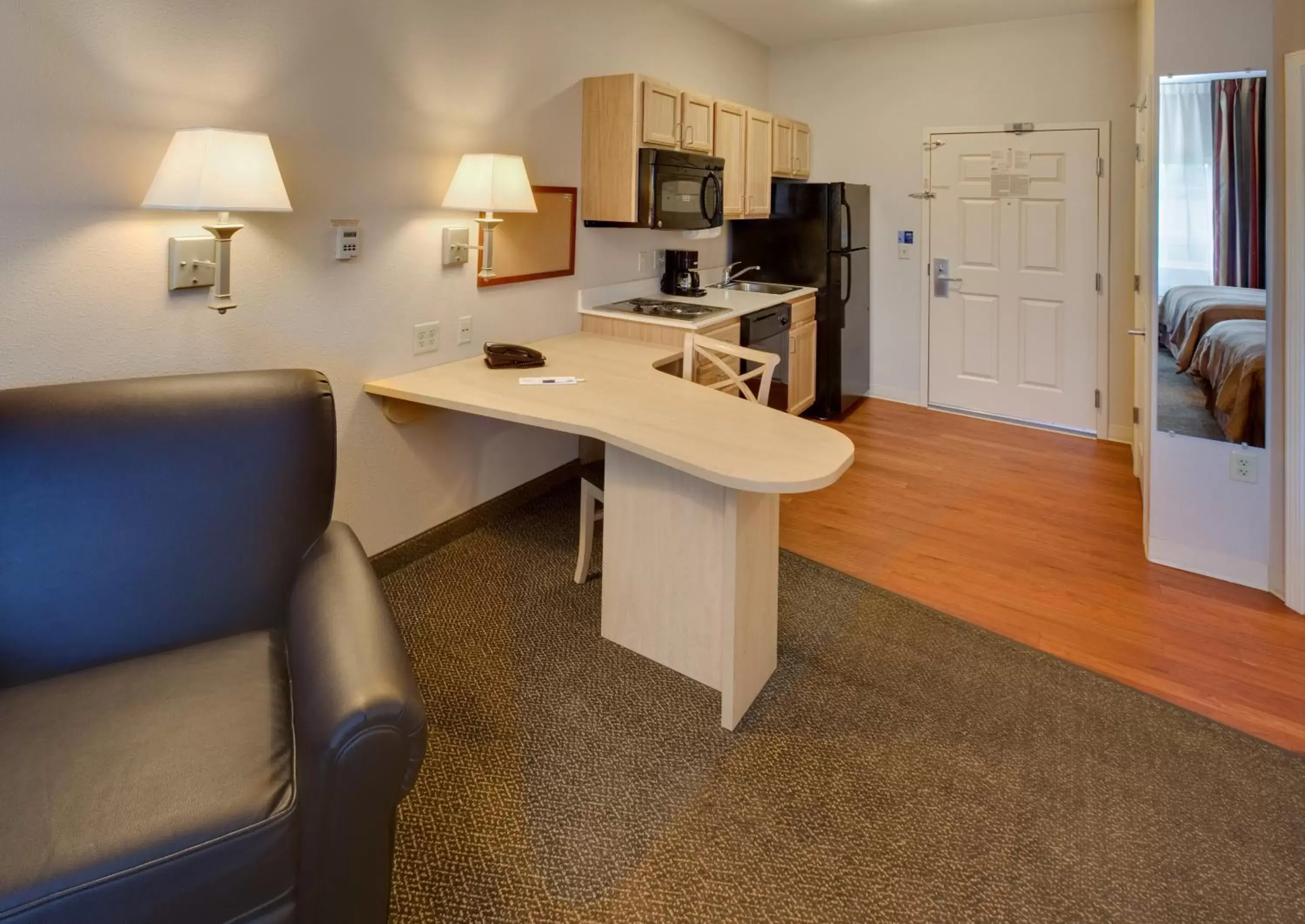 Photo of the whole room, Kitchen/Kitchenette in Candlewood Suites - Peoria at Grand Prairie, an IHG Hotel