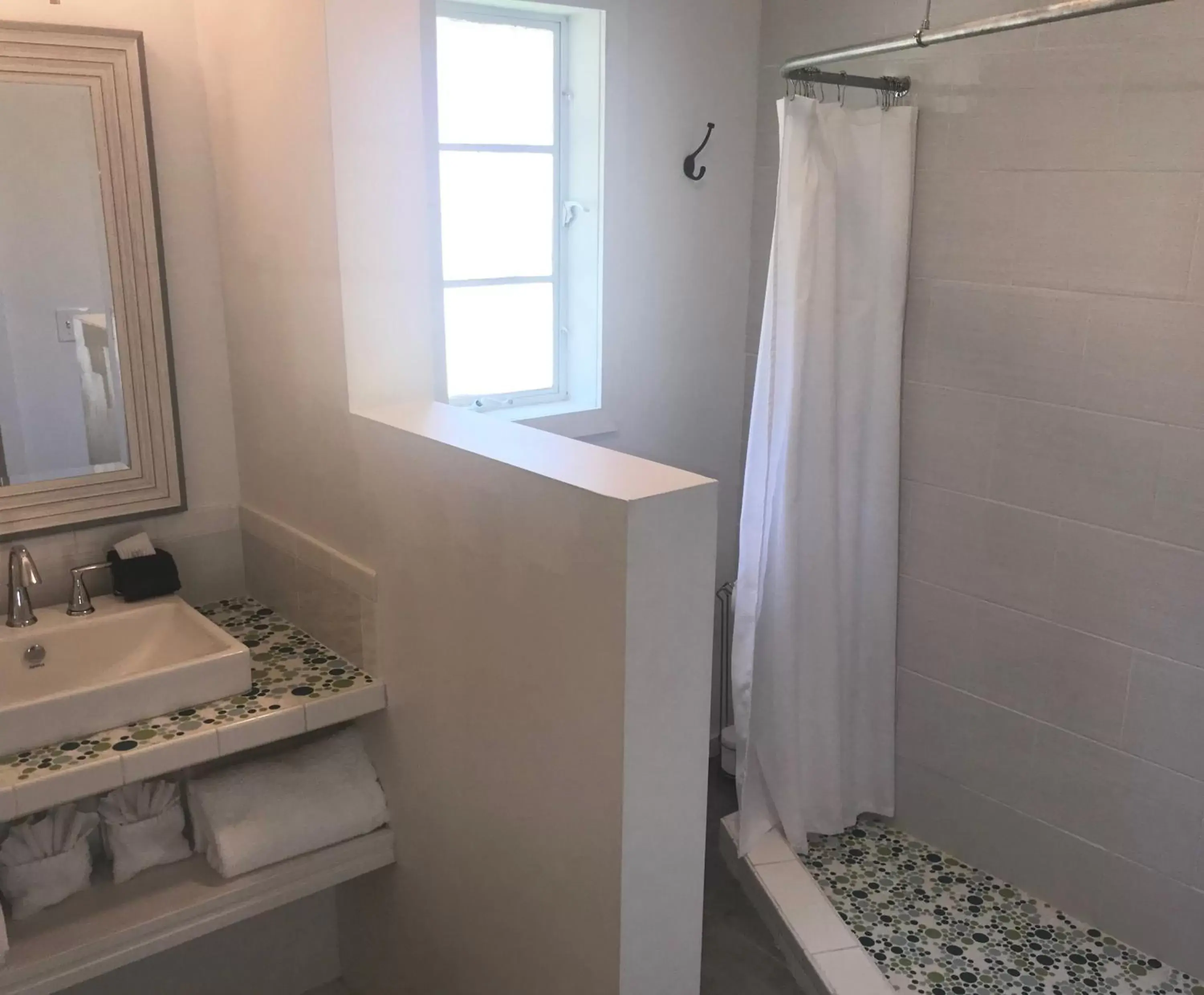 Bathroom in Dame Fortune's Cottage Court