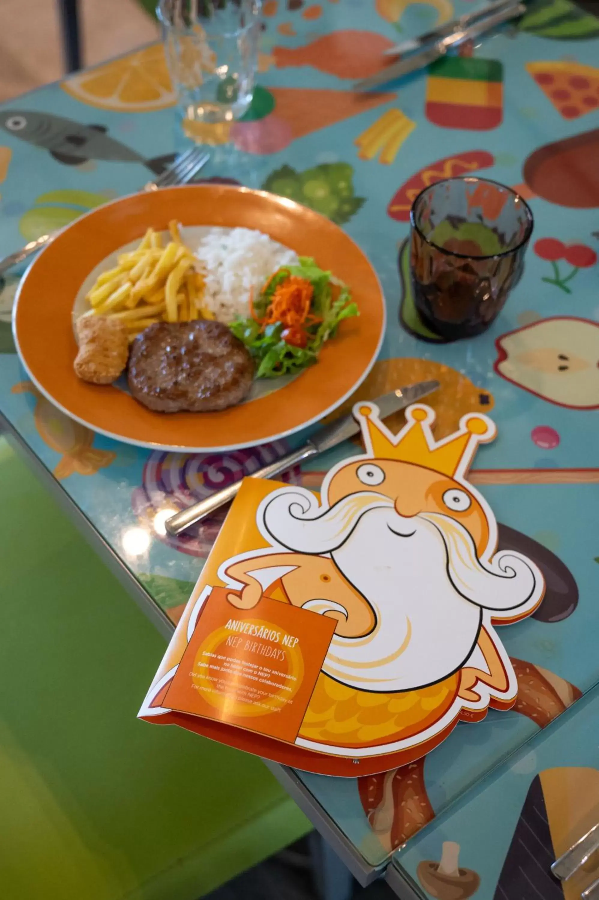 Restaurant/places to eat in Vila Gale Nep Kids