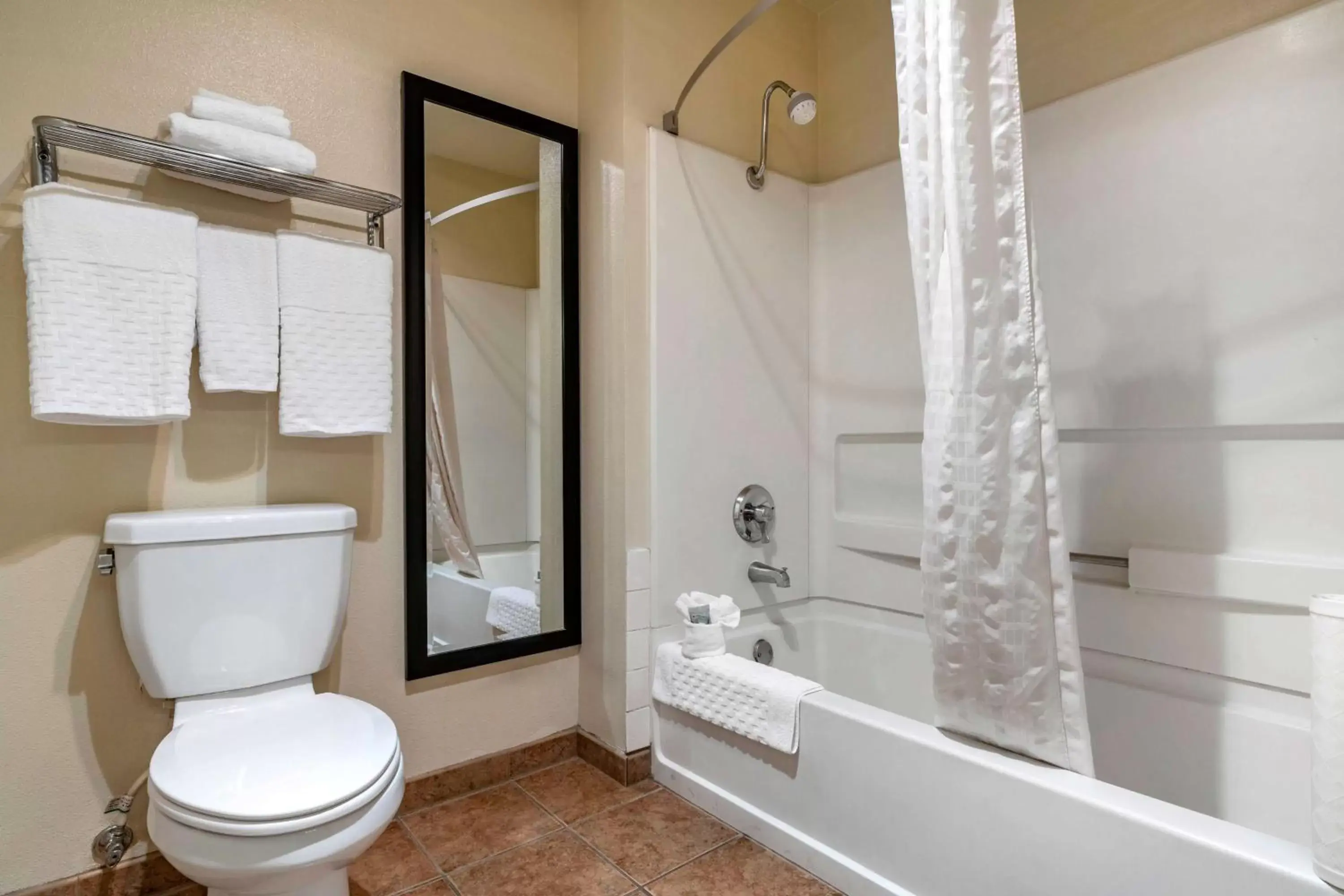 Bathroom in Best Western Luxury Inn