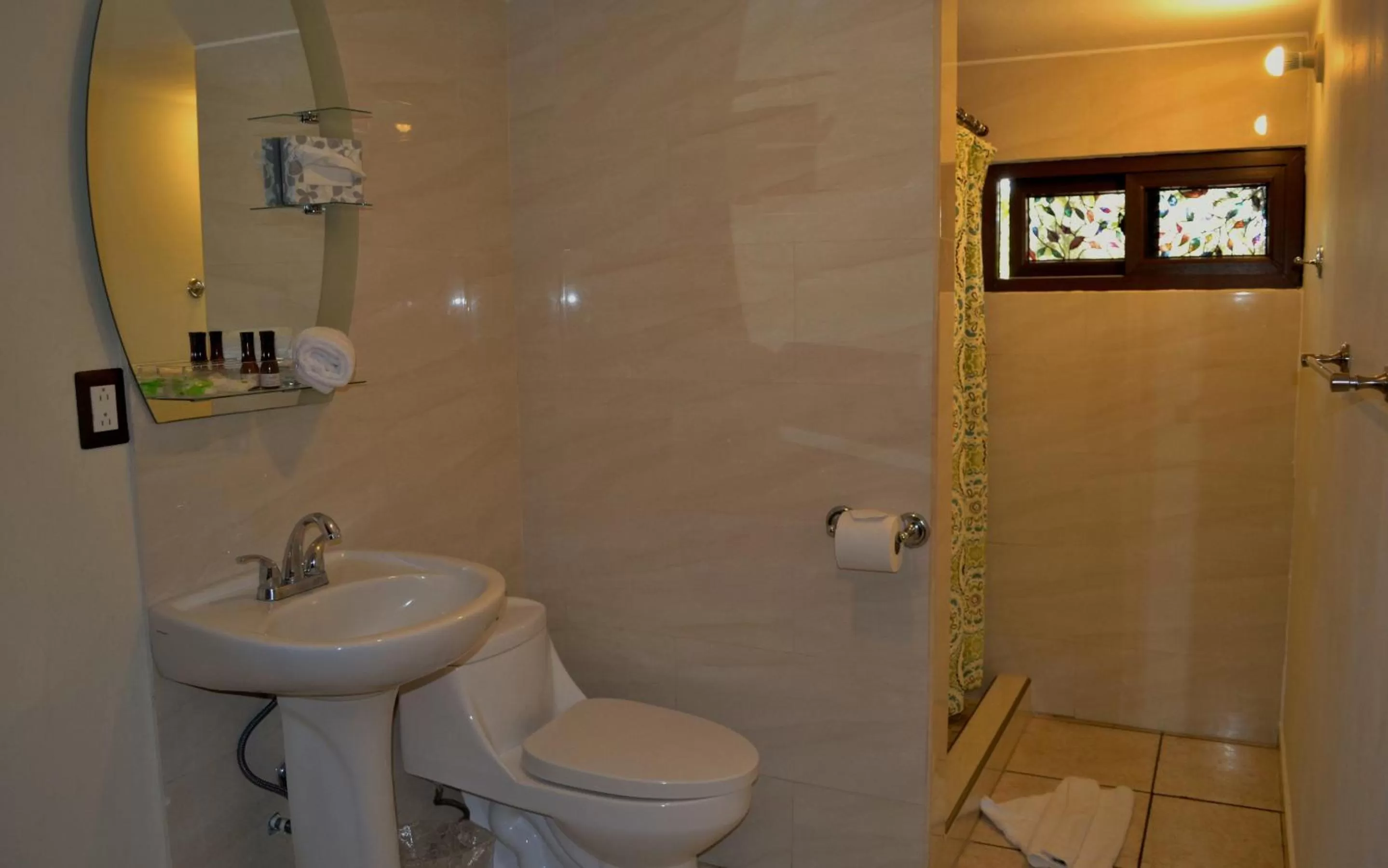 Bathroom in Hotel Villa Florencia Zona Rosa