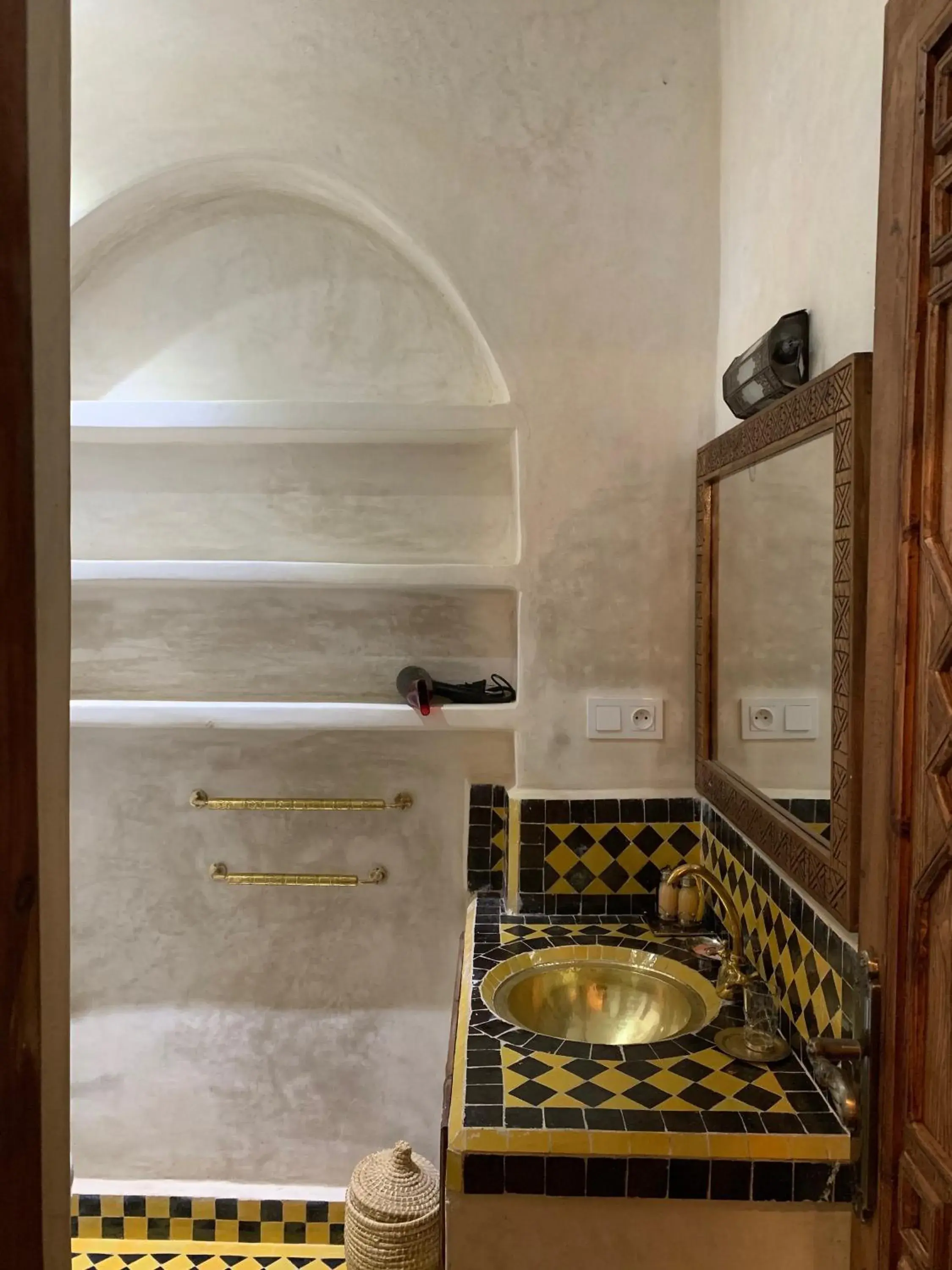 Bathroom in Riad Abaka hotel & boutique
