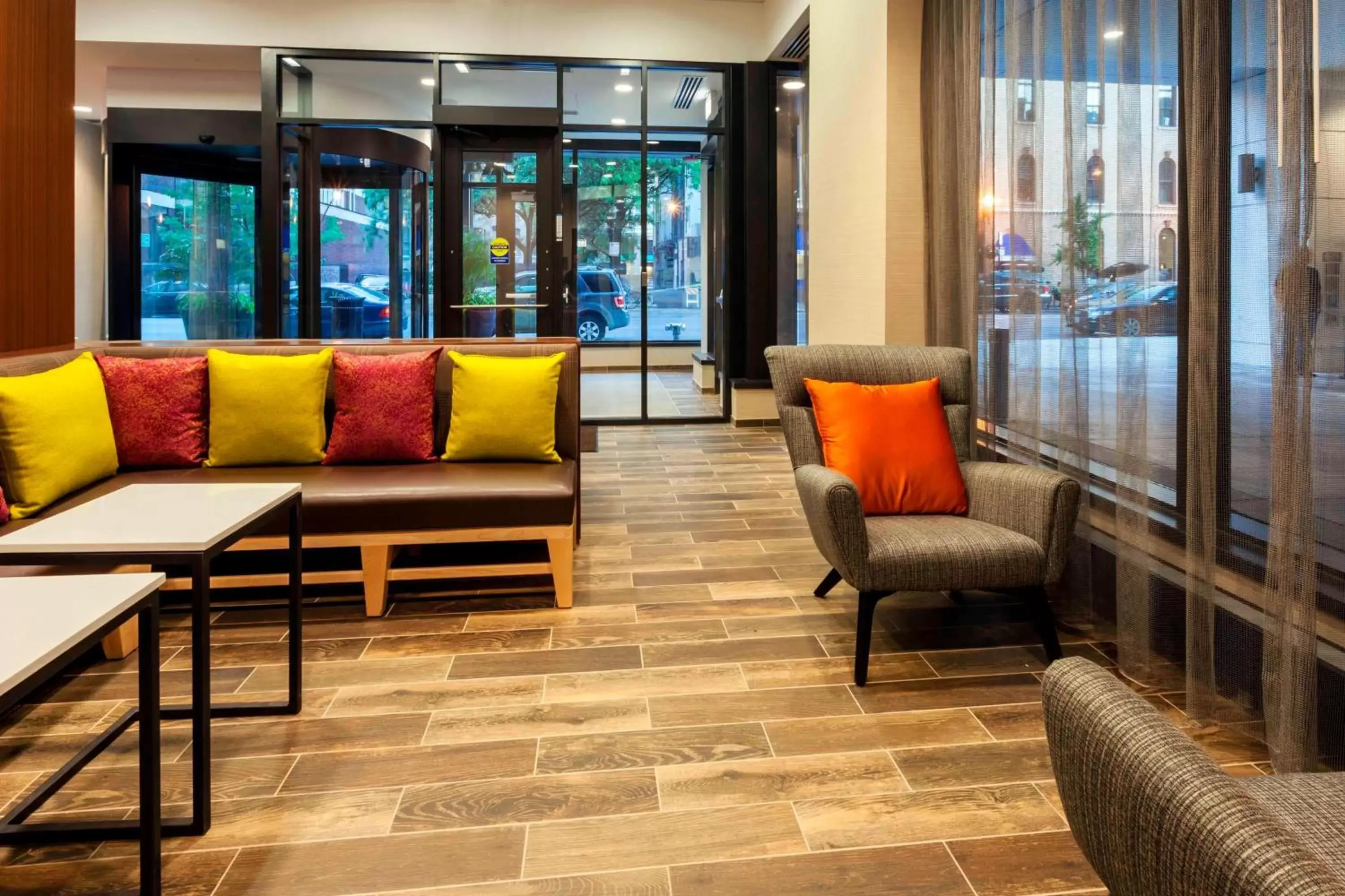 Lobby or reception, Lounge/Bar in Fairfield Inn and Suites Chicago Downtown-River North