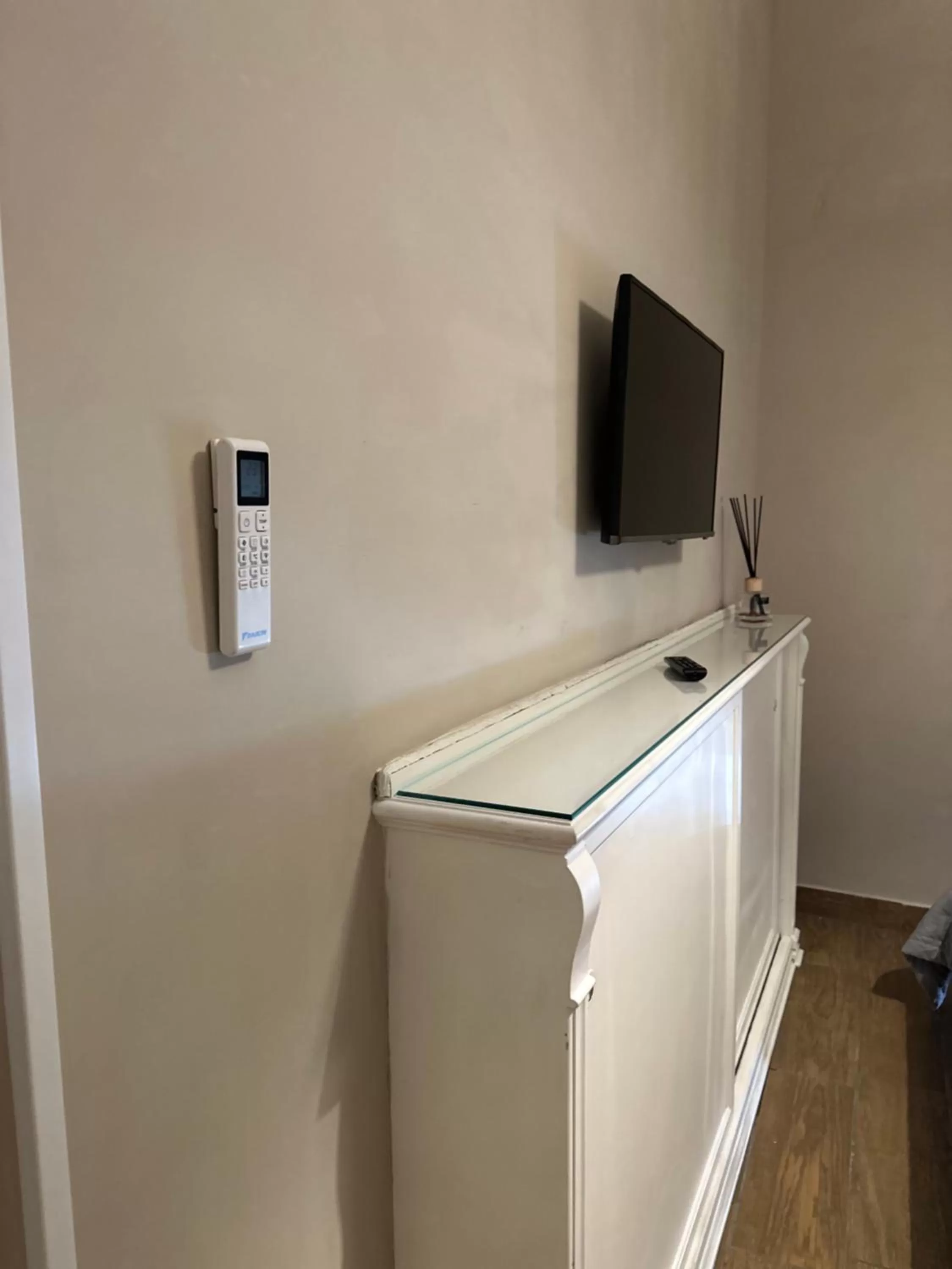 Decorative detail, TV/Entertainment Center in B&B Partenopeo