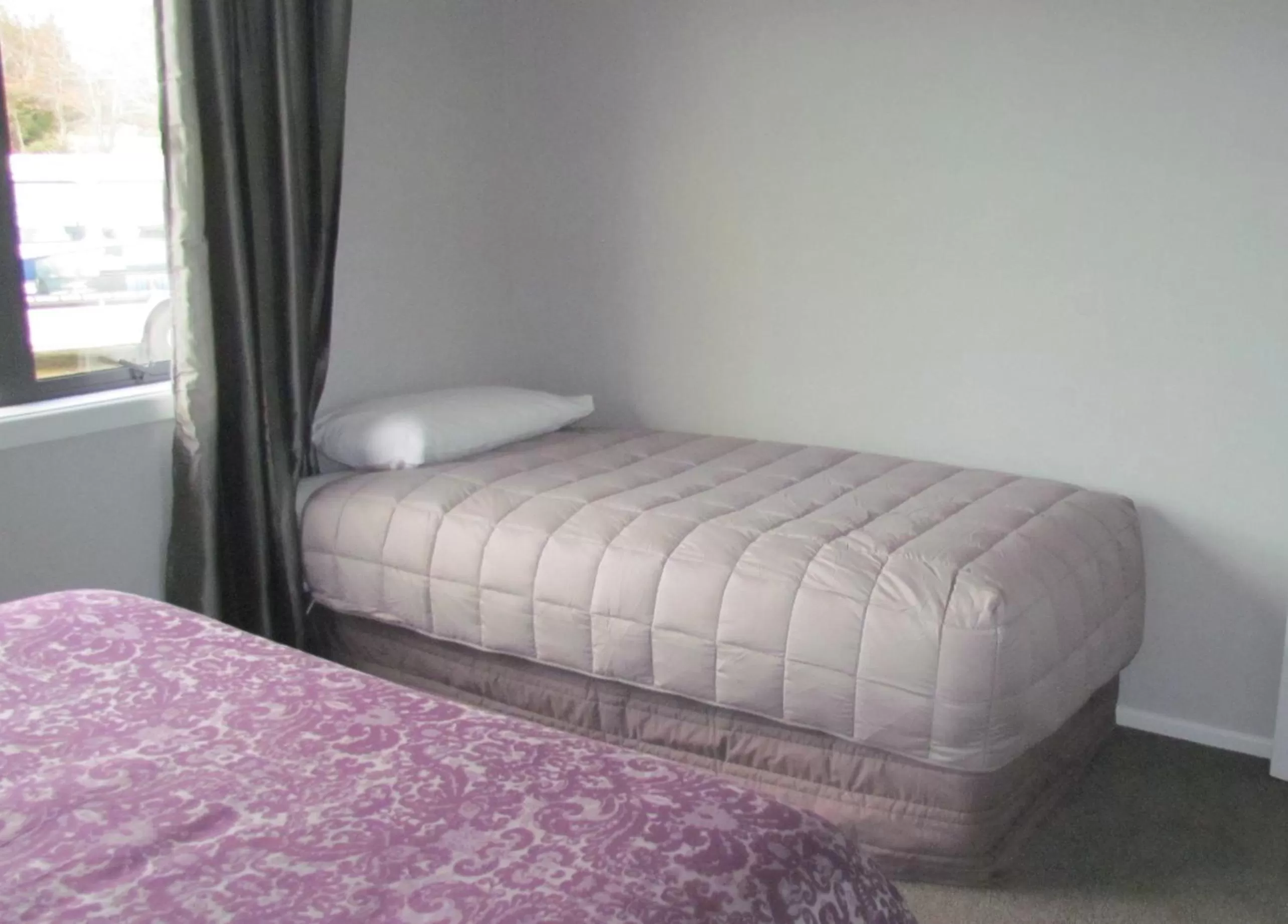 Bed in Birchwood Cottages