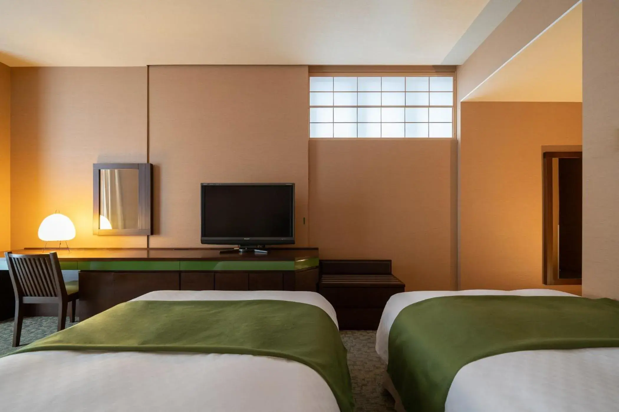 Bed, TV/Entertainment Center in Hotel Vista Premio Kyoto Kawaramachi St