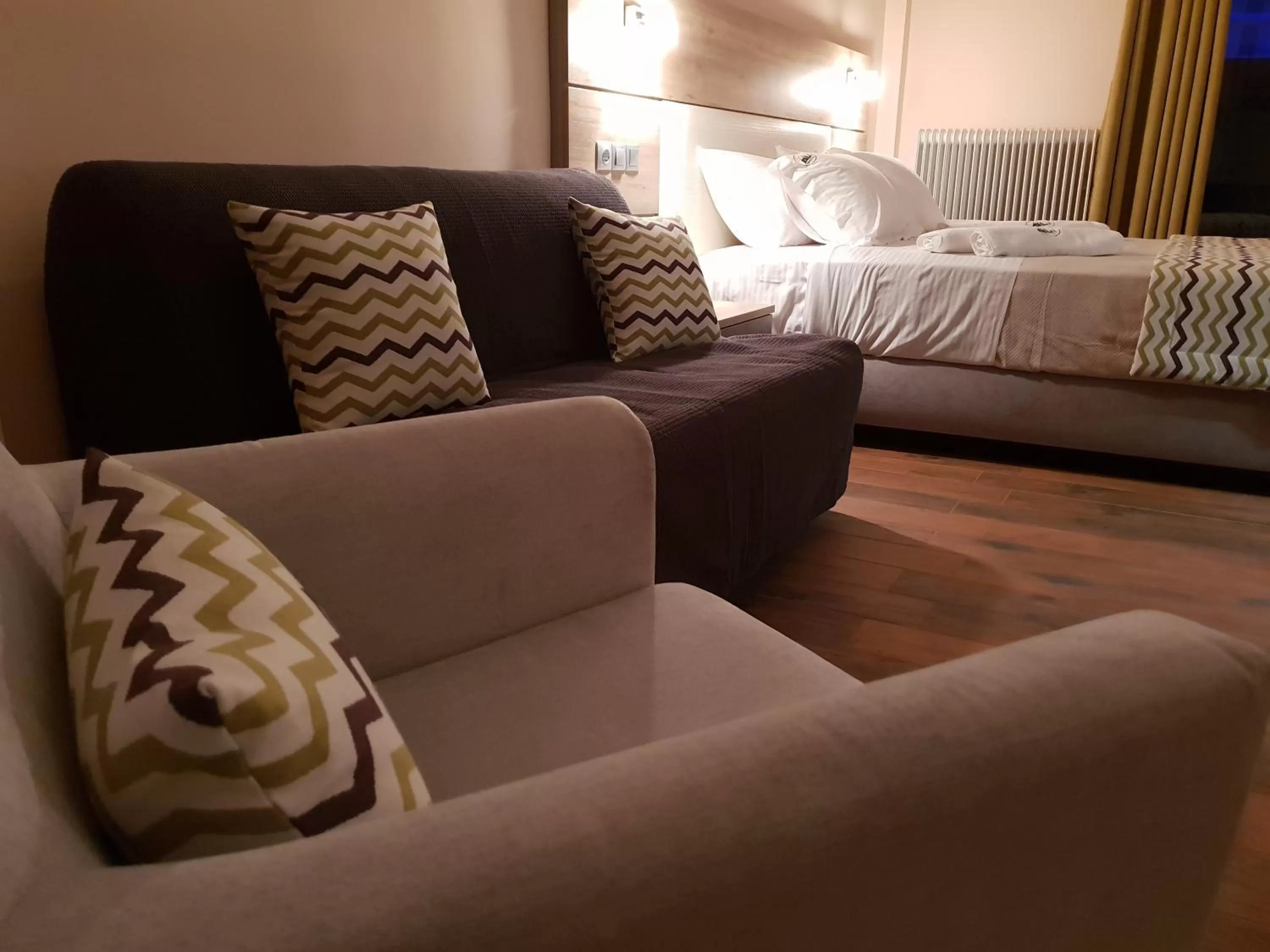 Photo of the whole room, Bed in Mondeus Inn Luxury