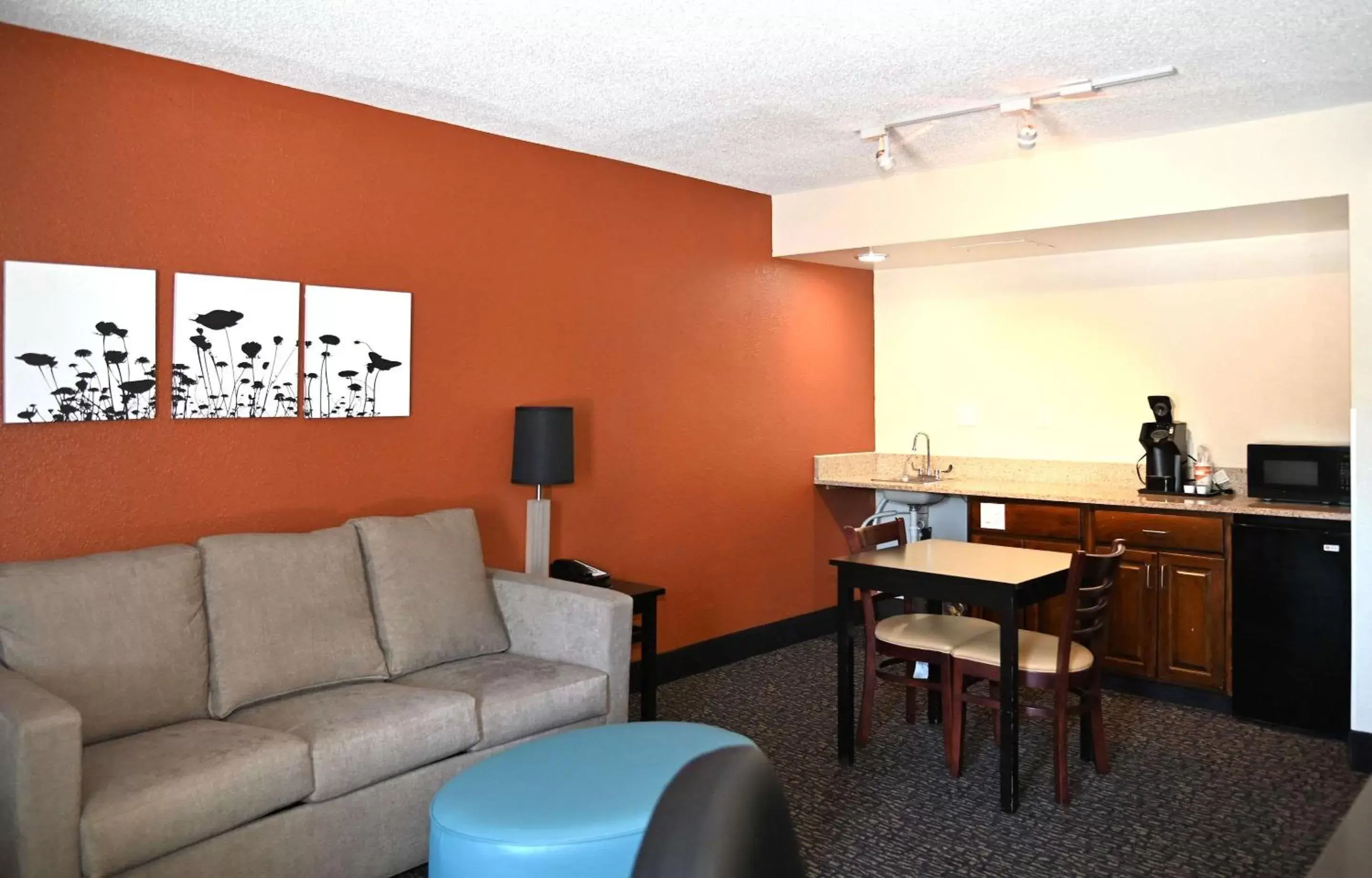 Bedroom, Seating Area in Sleep Inn & Suites Spring Lake - Fayetteville Near Fort Liberty