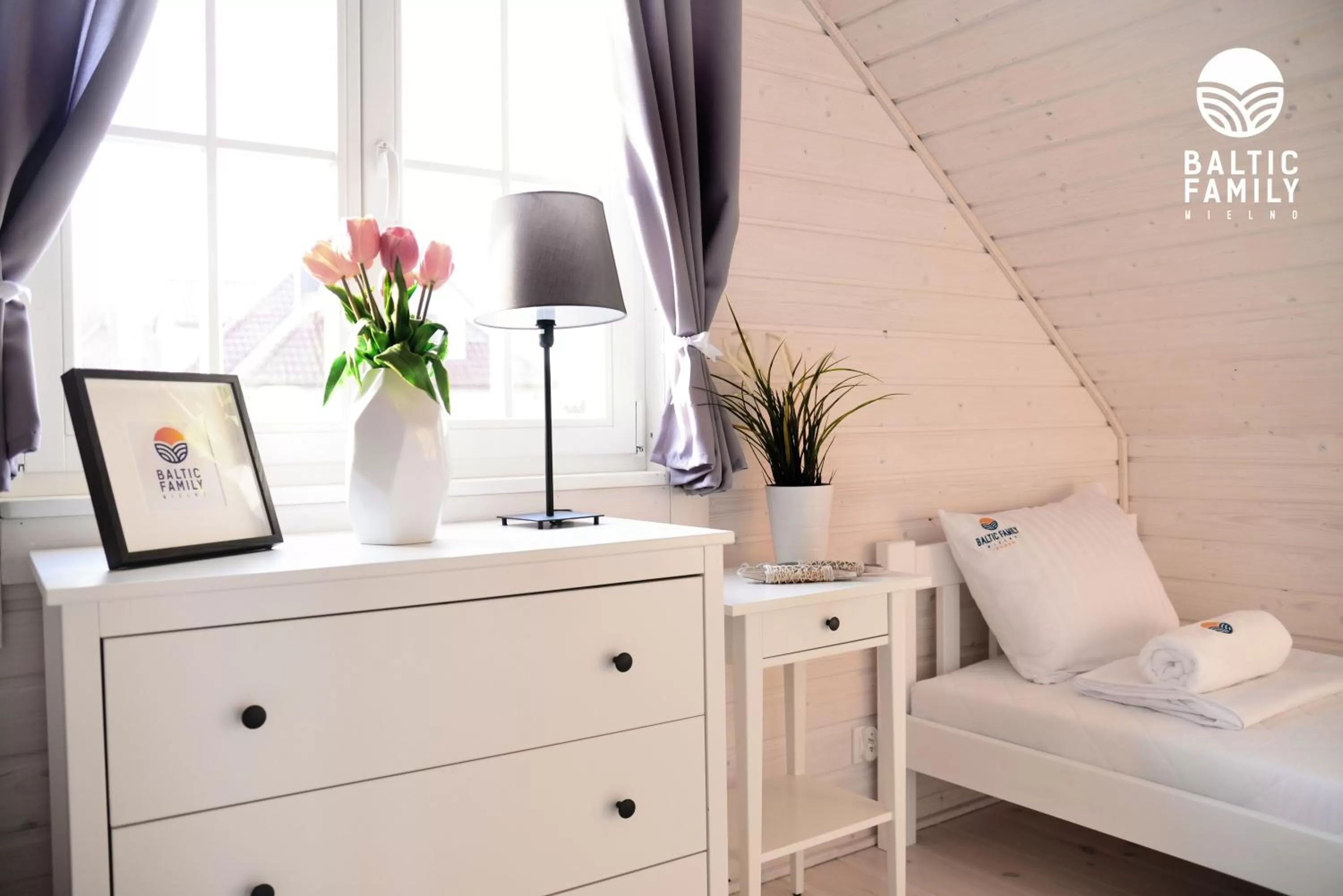 Bed, Bathroom in Baltic Family - domki całoroczne nad morzem basen kidsclub rowery