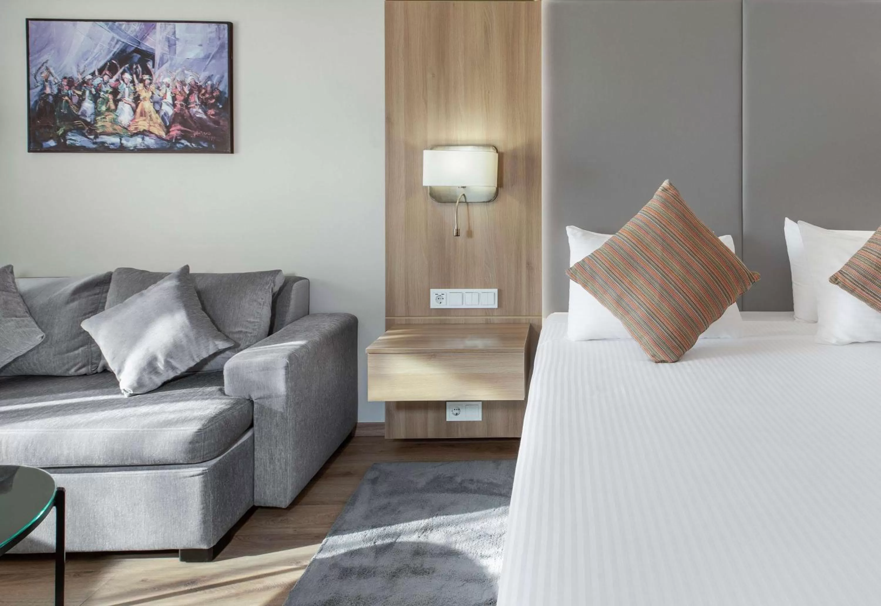 Bedroom, Bed in Steigenberger Nile Palace Luxor - Convention Center