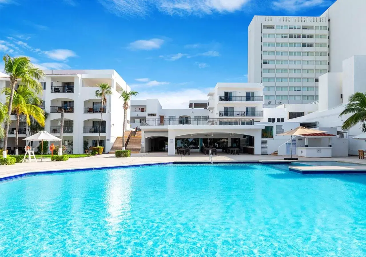 Swimming Pool in Beachscape Kin Ha Villas & Suites