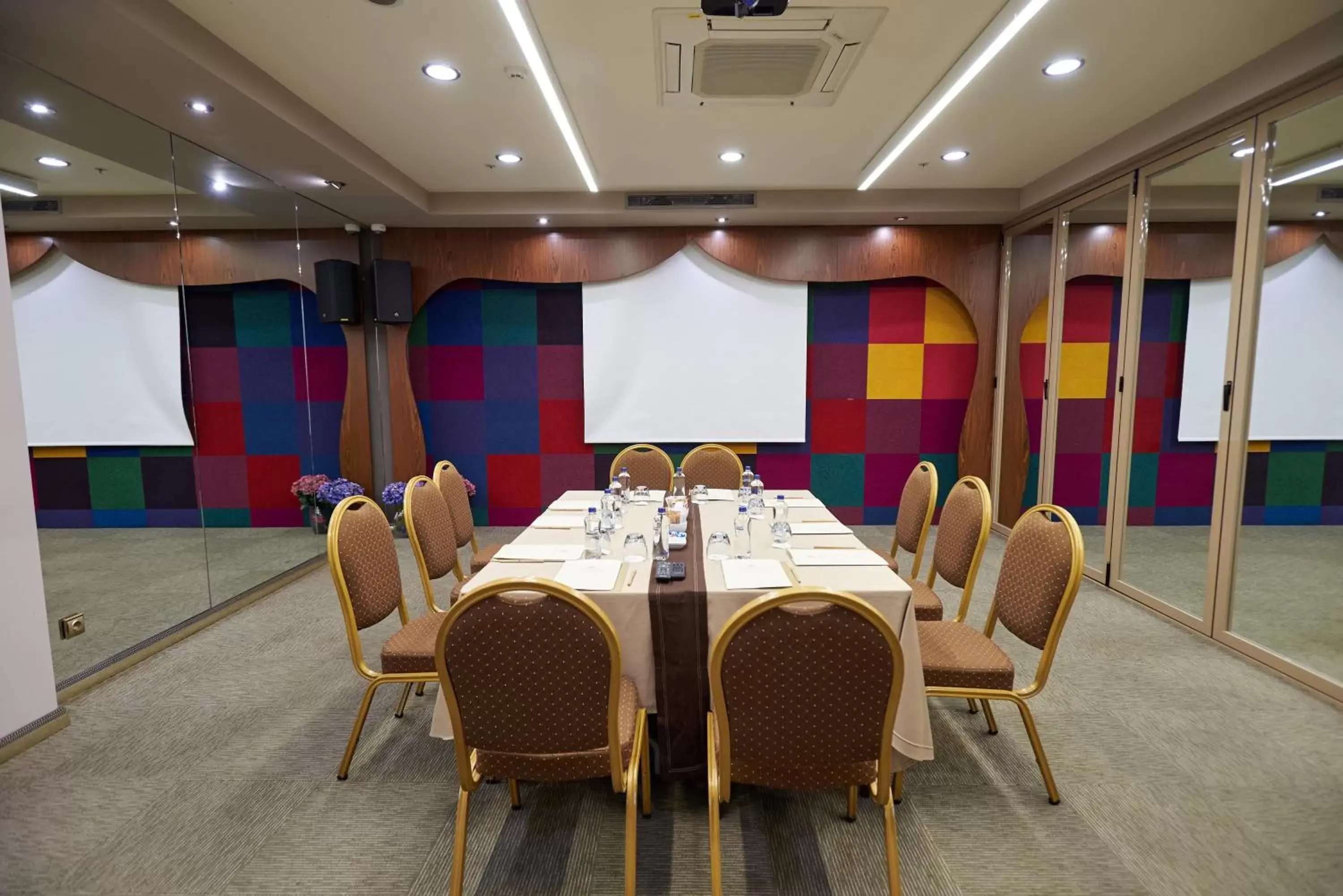 Meeting/conference room in Hotel Yasmak Sultan