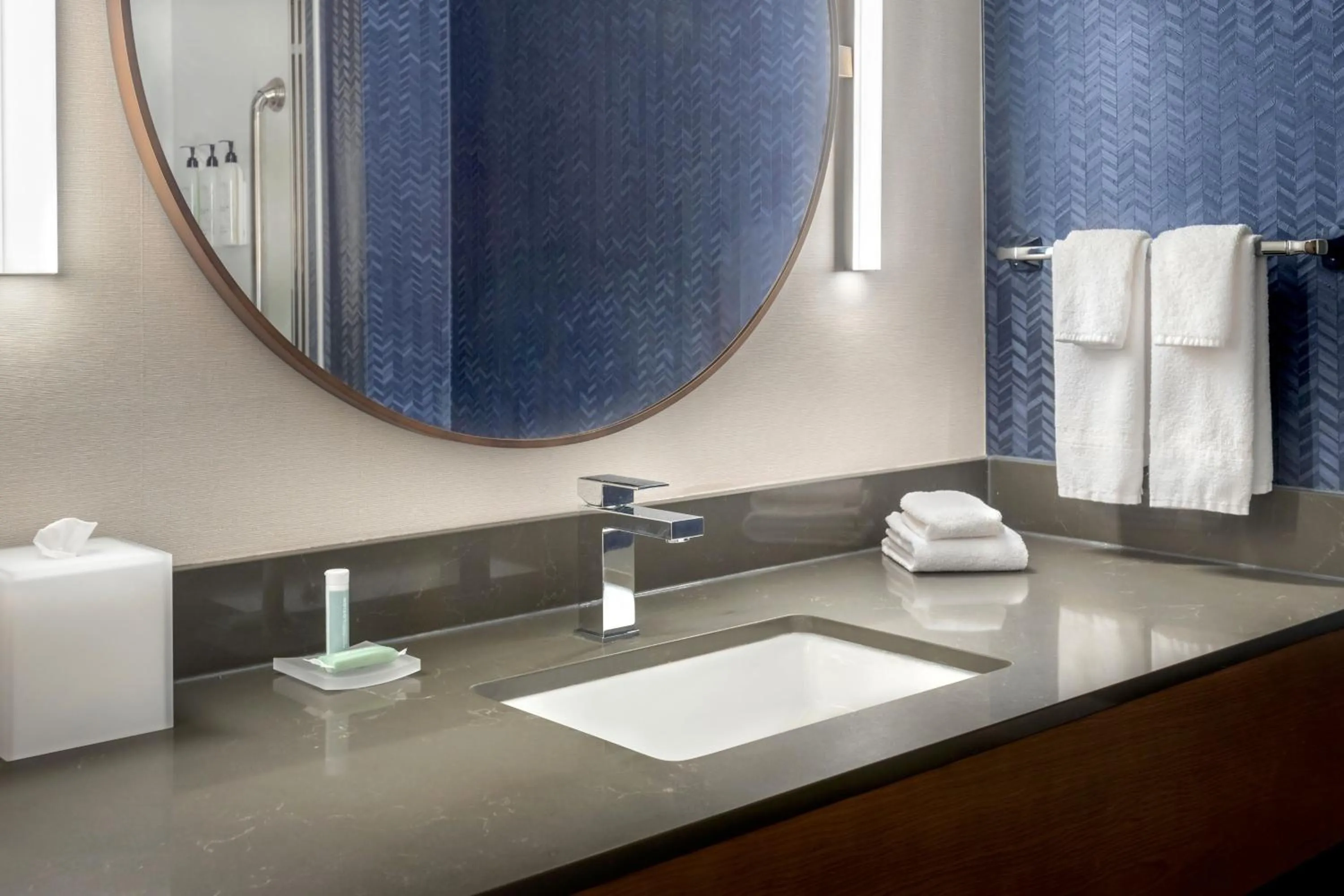 Bedroom, Bathroom in Wingate By Wyndham Rome