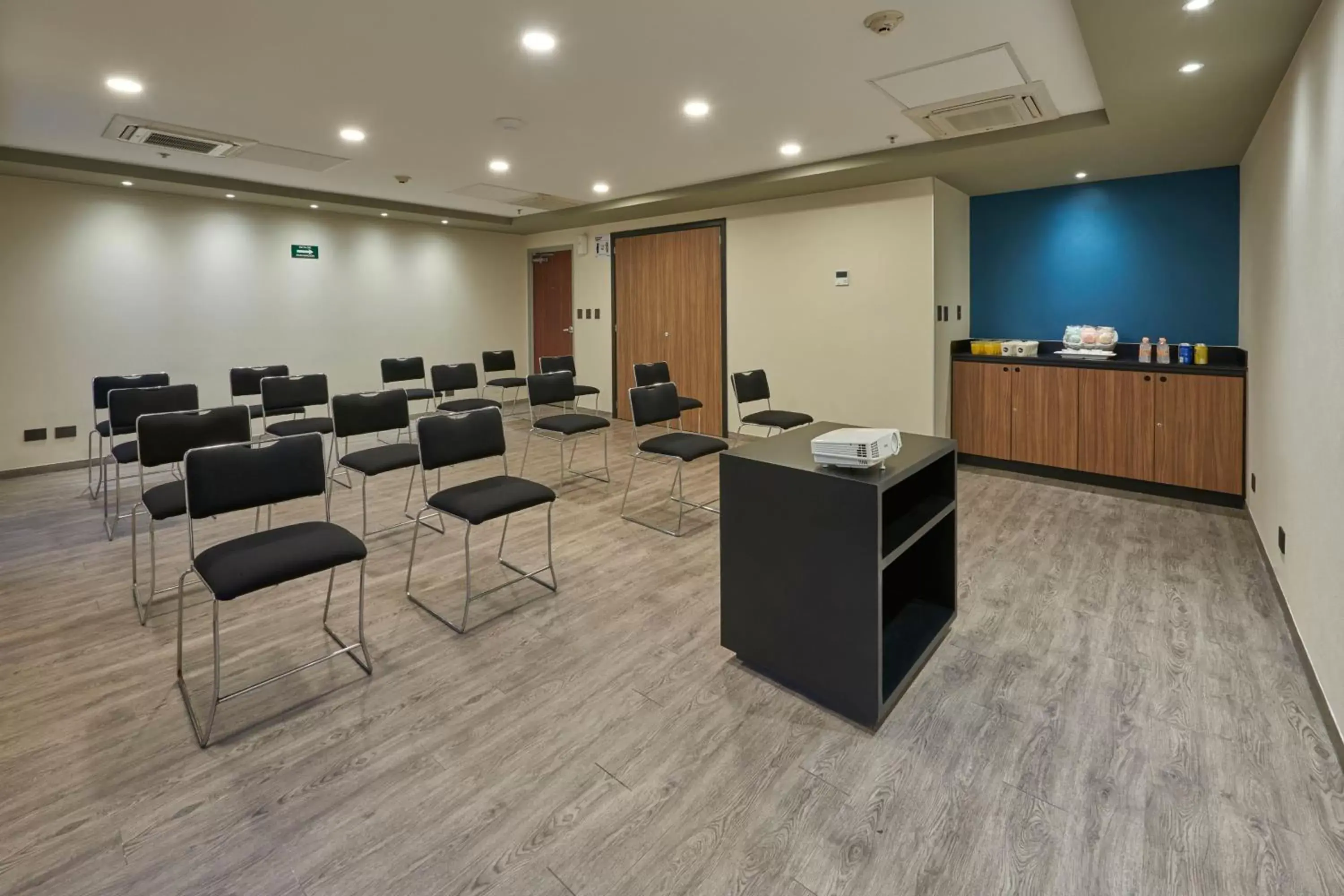 Meeting/conference room in City Express by Marriott Los Mochis