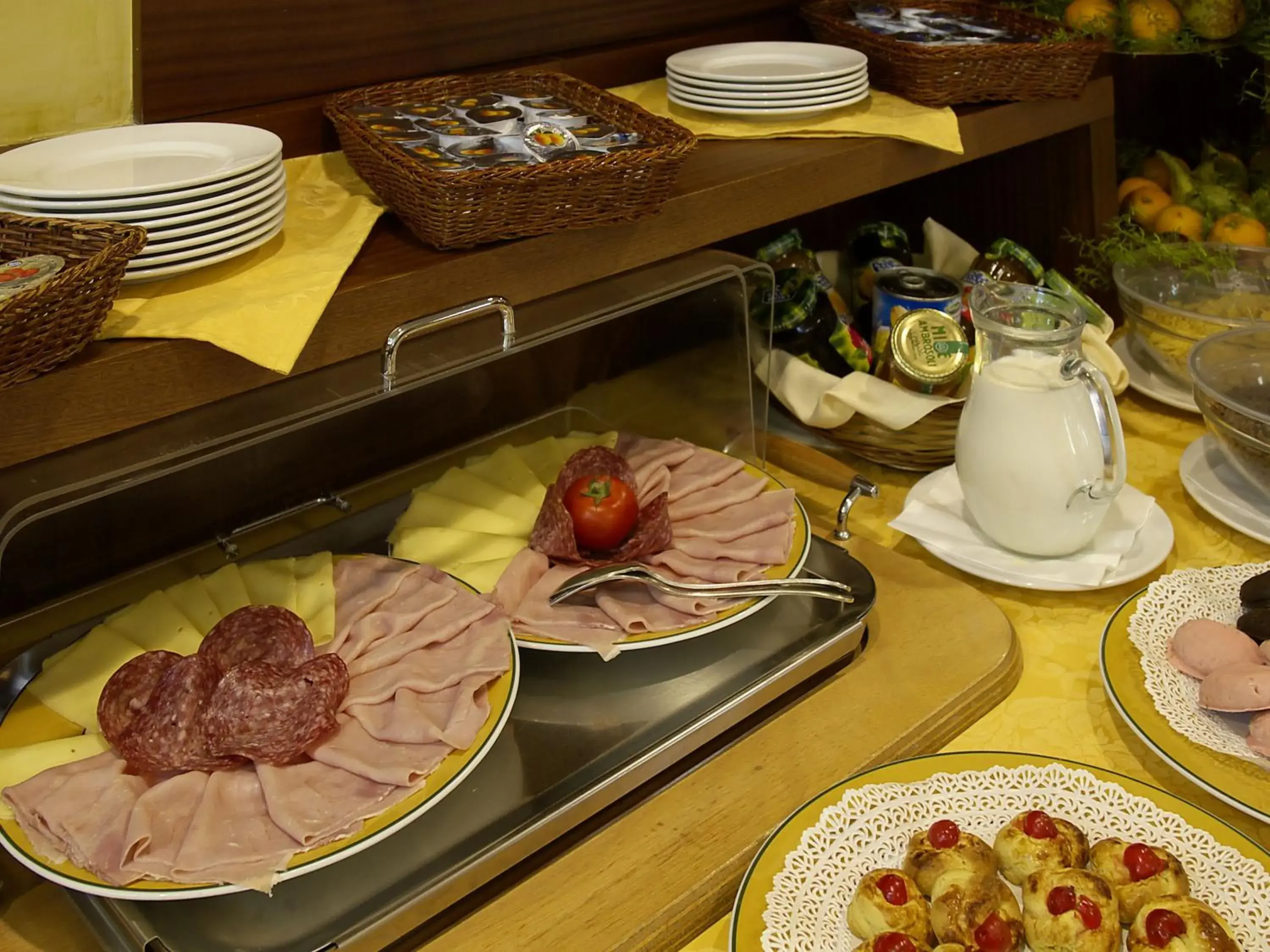 Food and drinks in Grande Albergo Maugeri