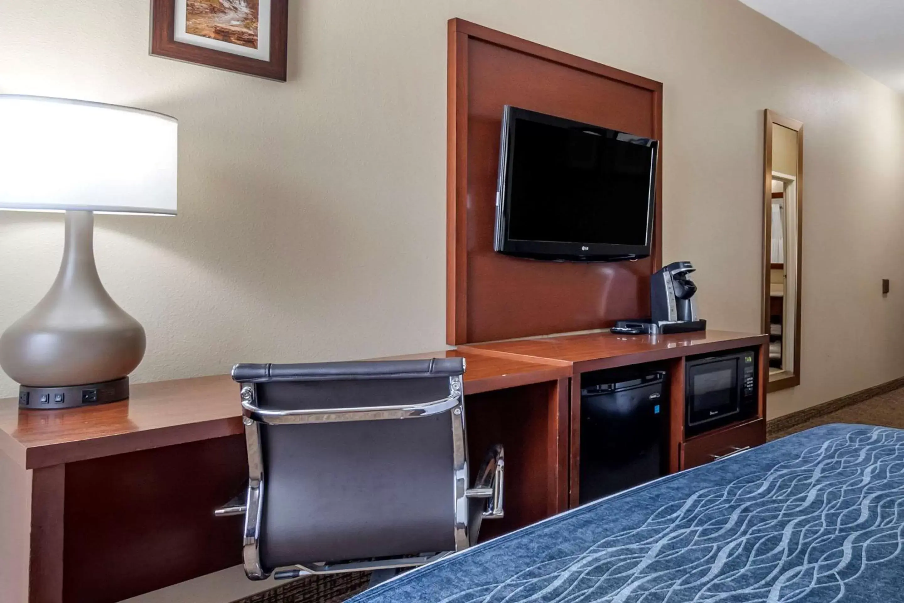 Photo of the whole room, TV/Entertainment Center in Comfort Inn & Suites Junction City - near Fort Riley