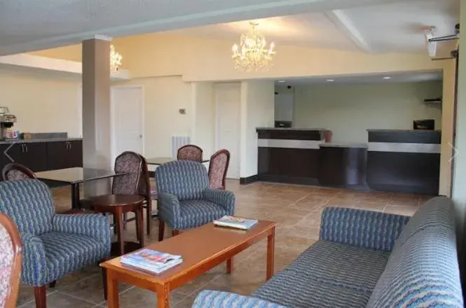 Lobby or reception, Seating Area in Somatel Goodlettsville