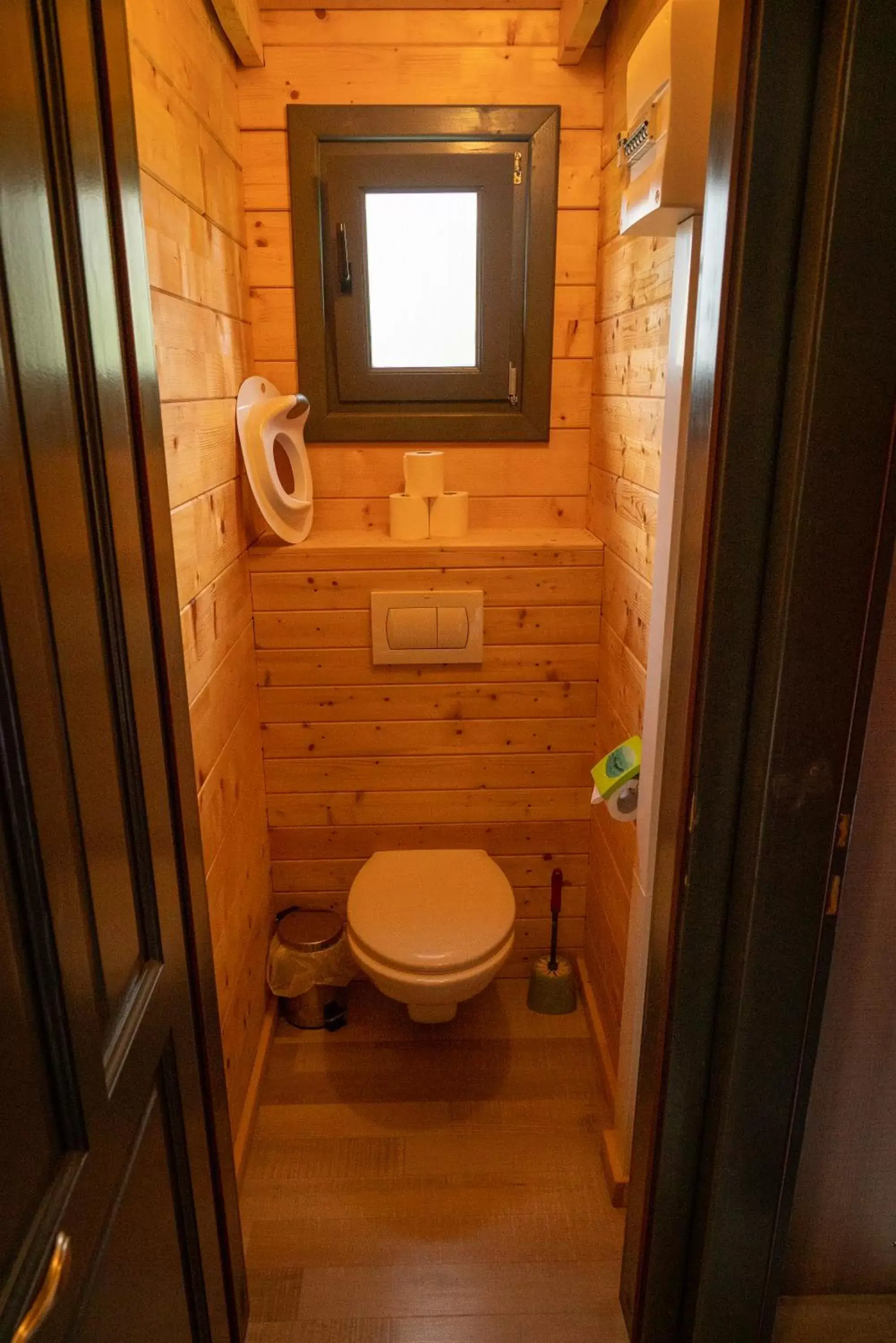 Toilet, Bathroom in Le Village de la Champagne - Slowmoov