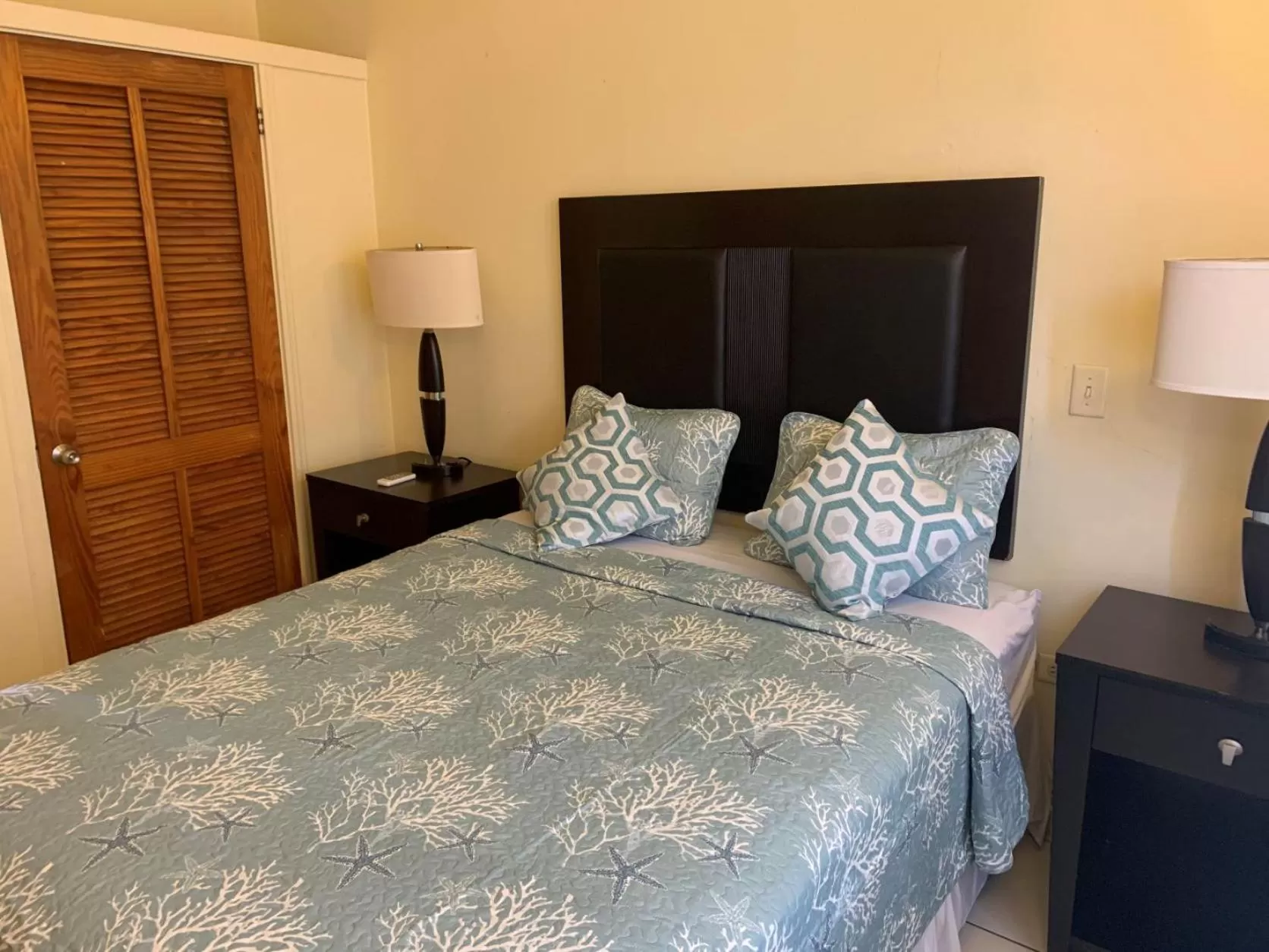 Bed in Connie's Comfort Suites