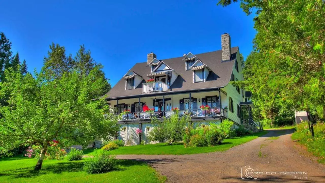 Property Building in Auberge La Châtelaine