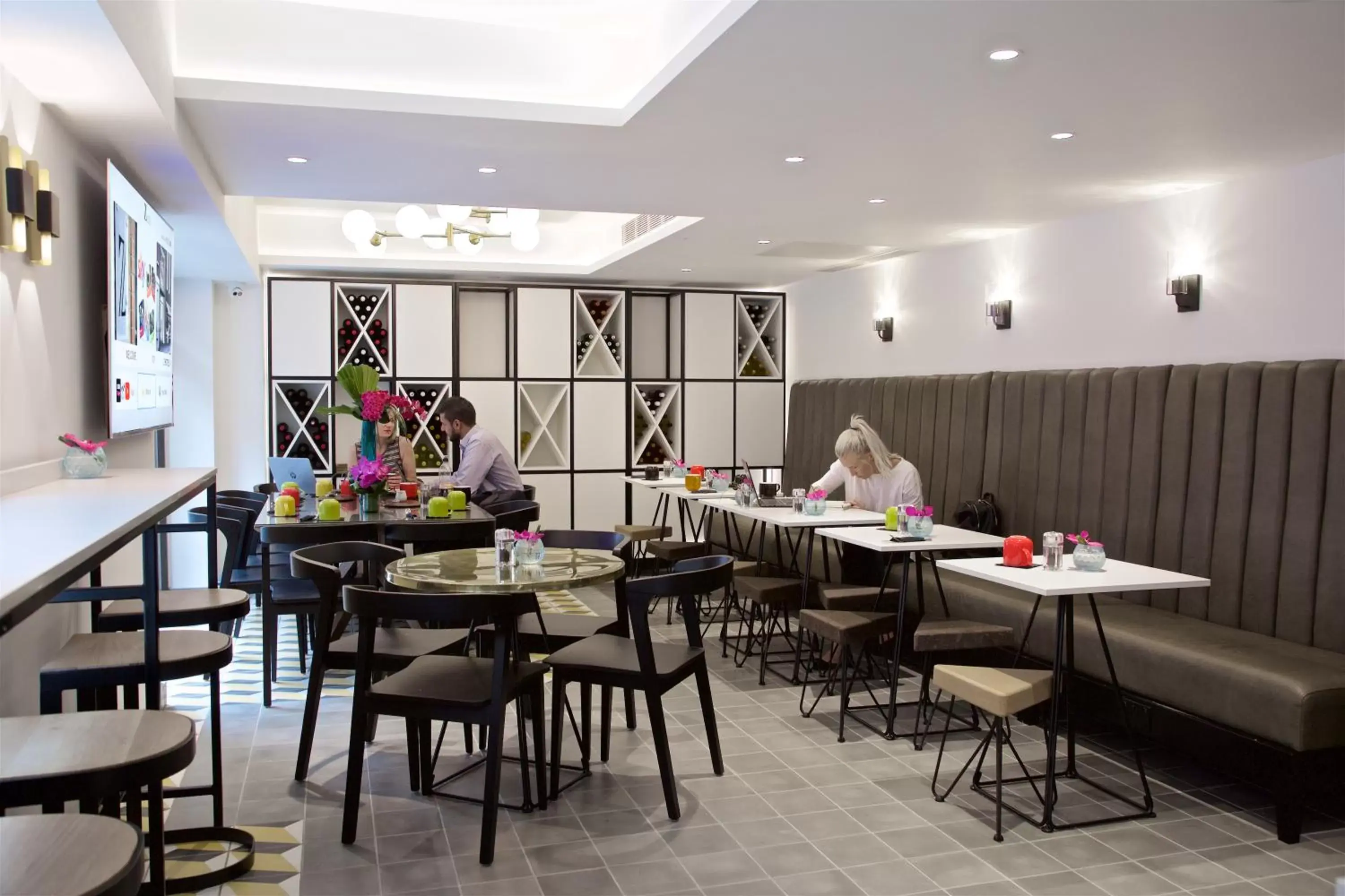 Coffee/tea facilities, Restaurant/Places to Eat in The Z Hotel Tottenham Court Road