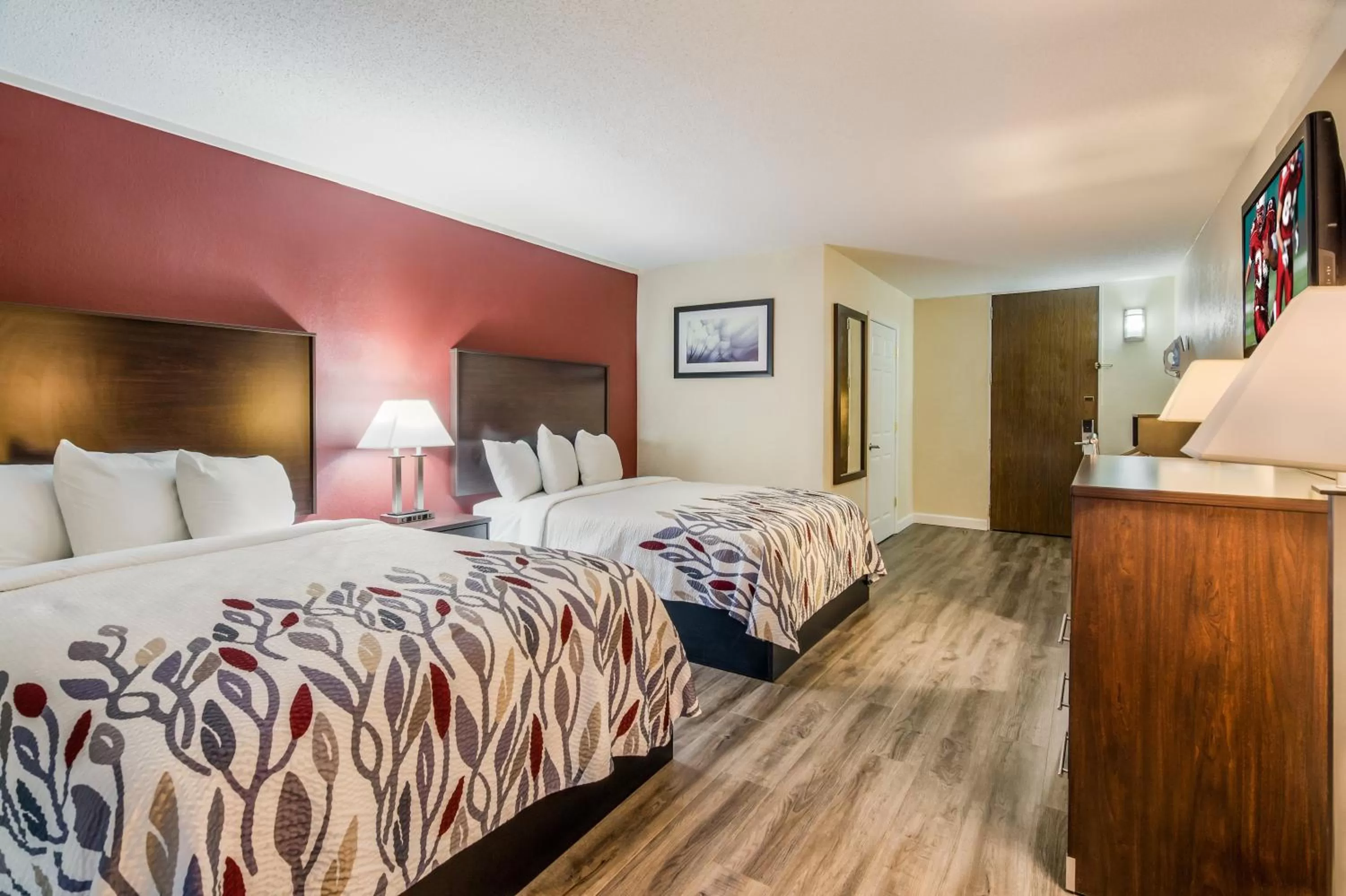 Bedroom, Bed in Red Roof Inn Madison Heights, VA
