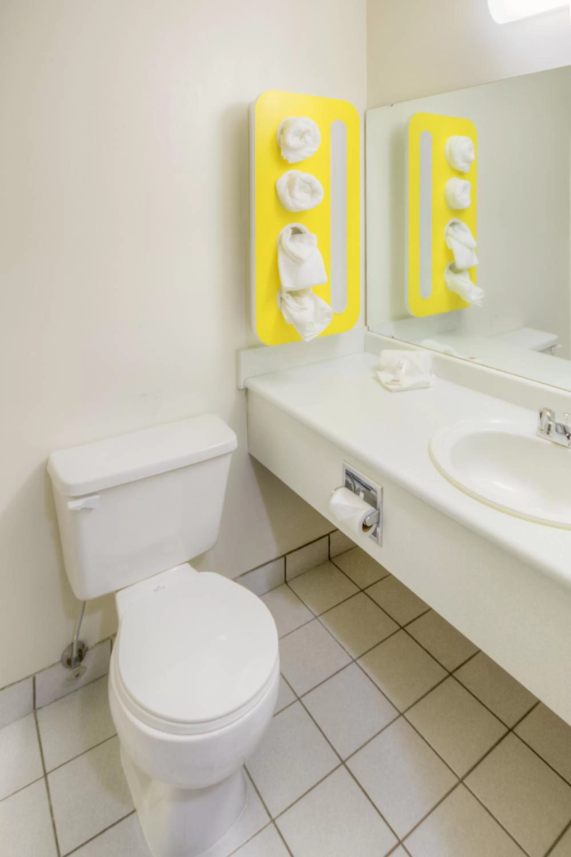 Toilet in Motel 6-Regina, SK