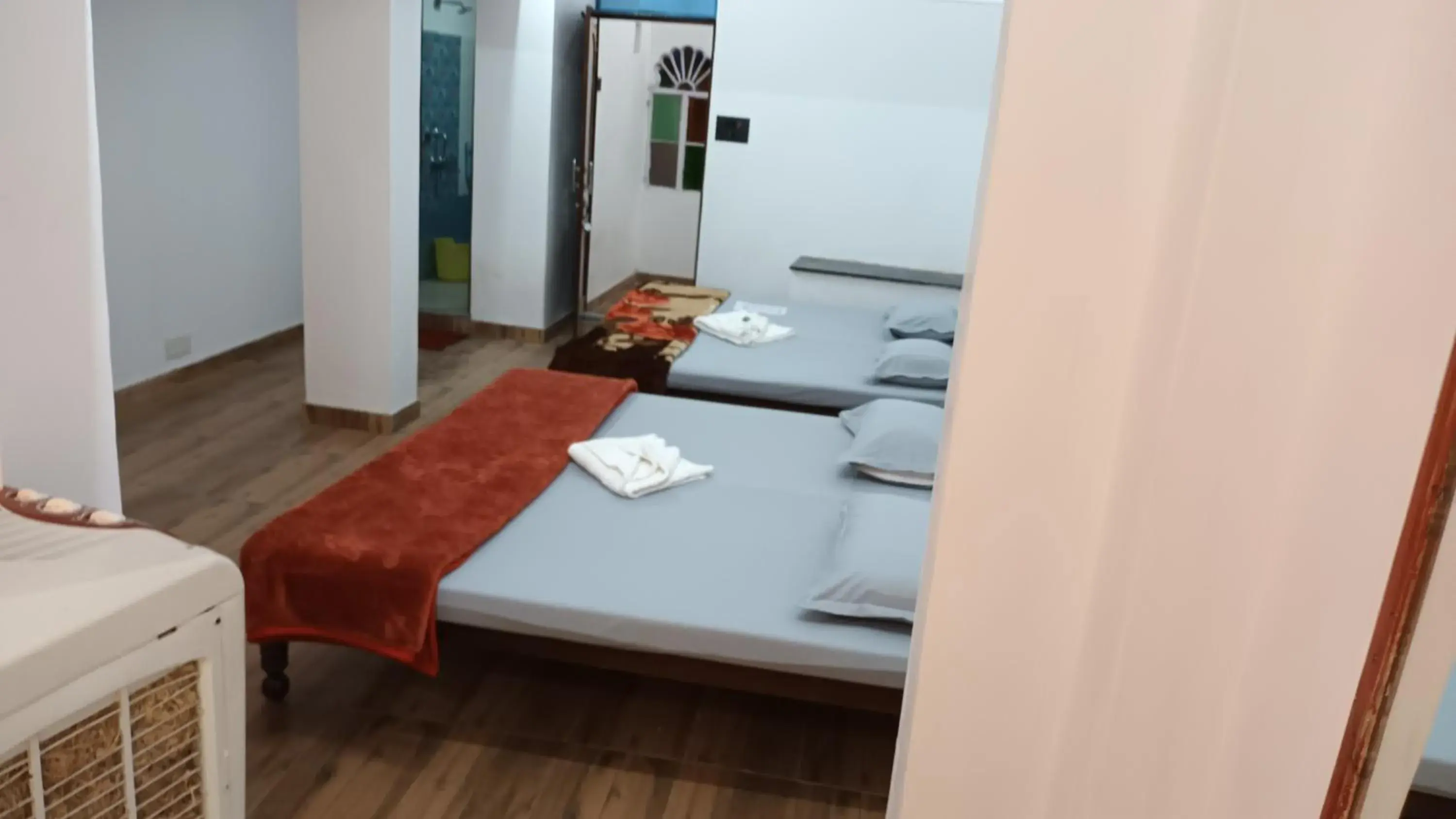 Photo of the whole room, Bed in Jag Niwas Guest House & pure veg restaurant Photo of the whole room, Bed in Jag Niwas Guest House & pure veg restaurant