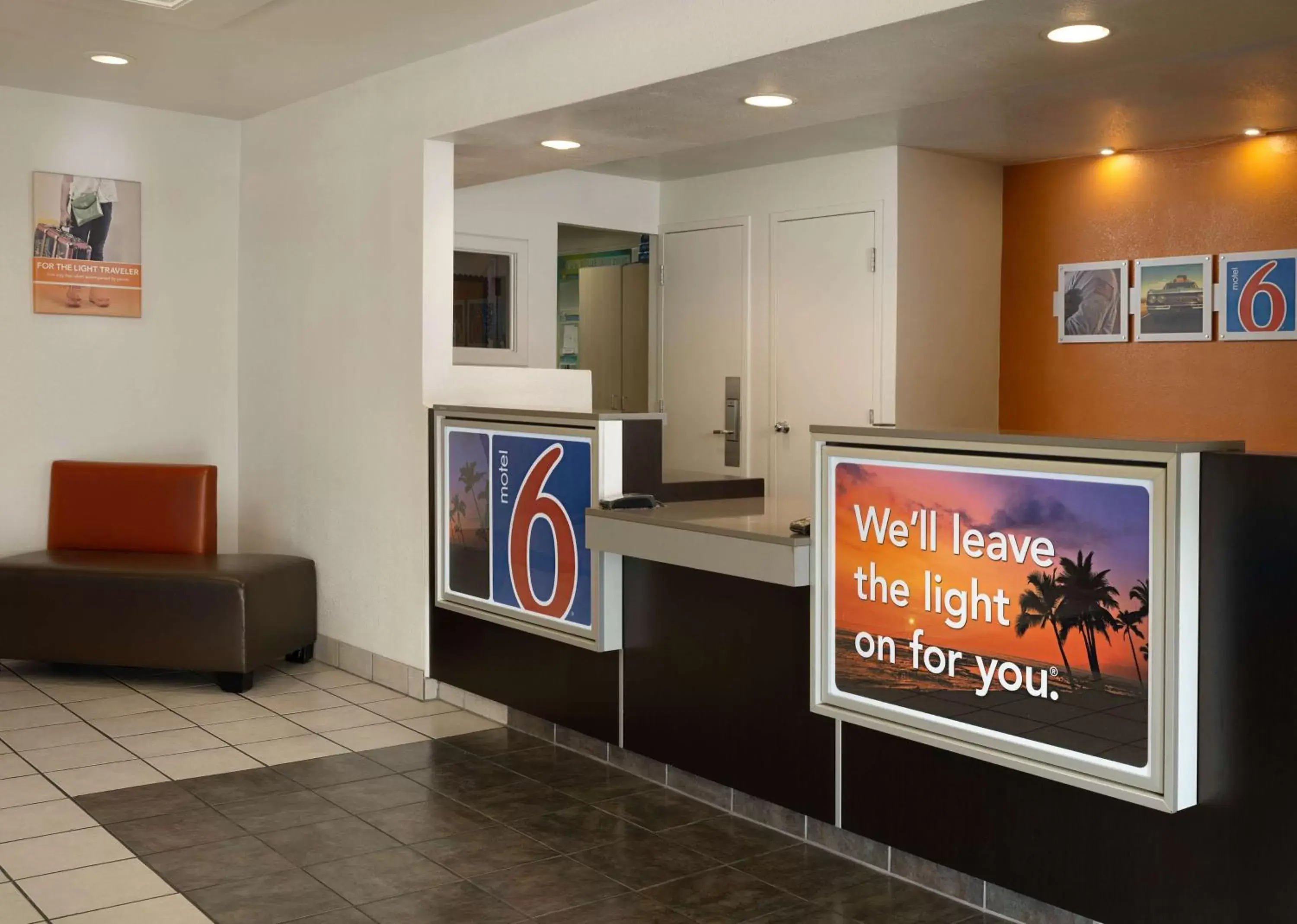 Lobby or reception in Motel 6-San Simeon, CA - Hearst Castle Area