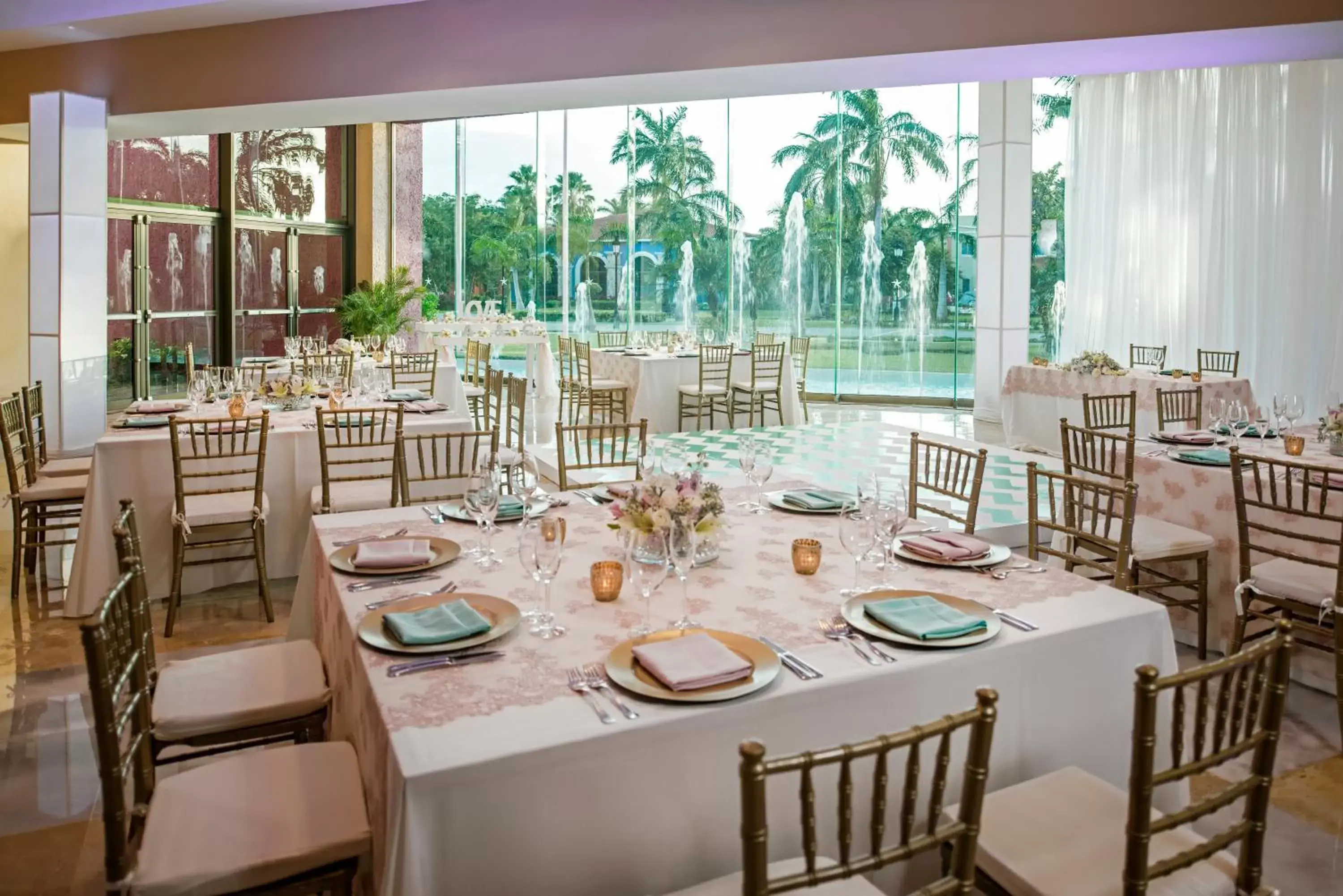 Banquet/Function facilities, Restaurant/Places to Eat in Iberostar Selection Paraíso Lindo