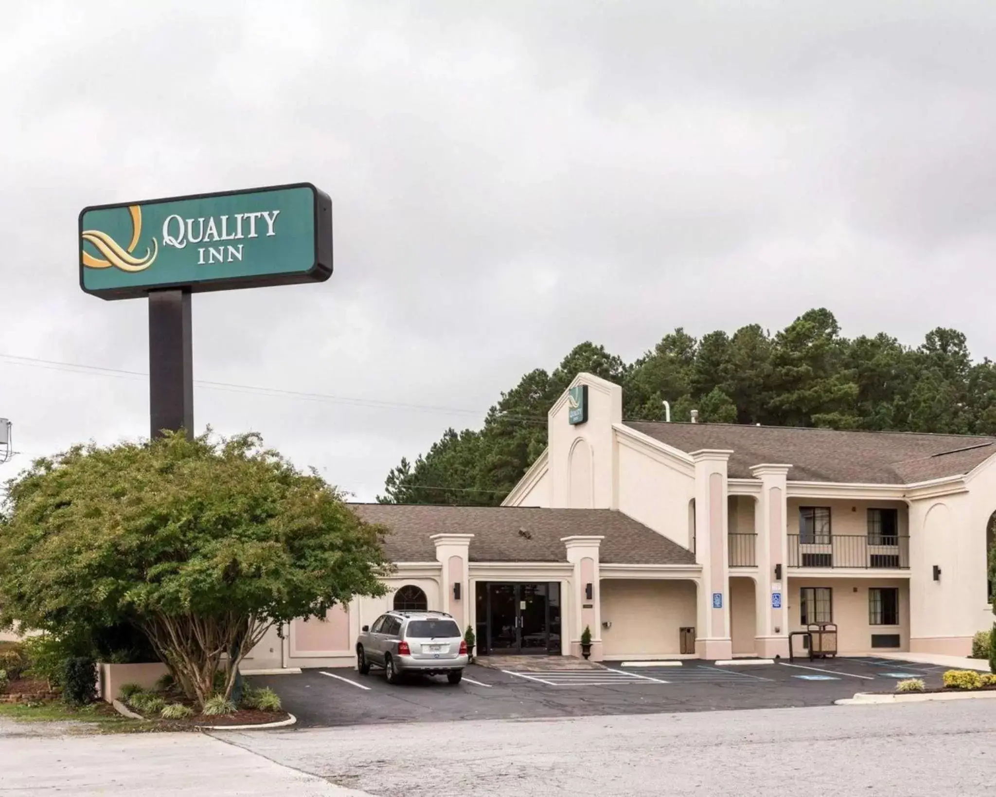 Property building in Quality Inn South Hill I-85