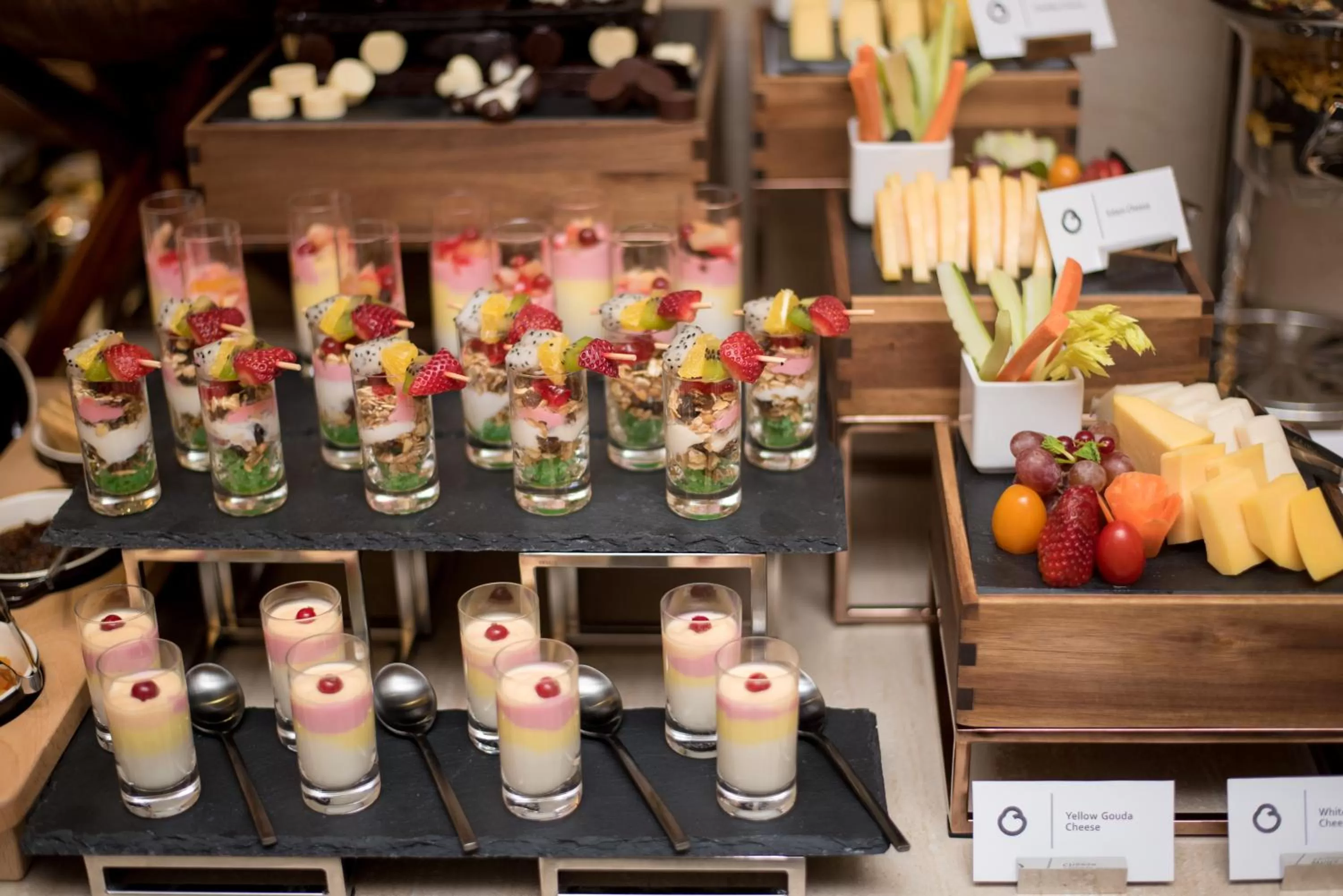 Restaurant/places to eat in Samann Grand