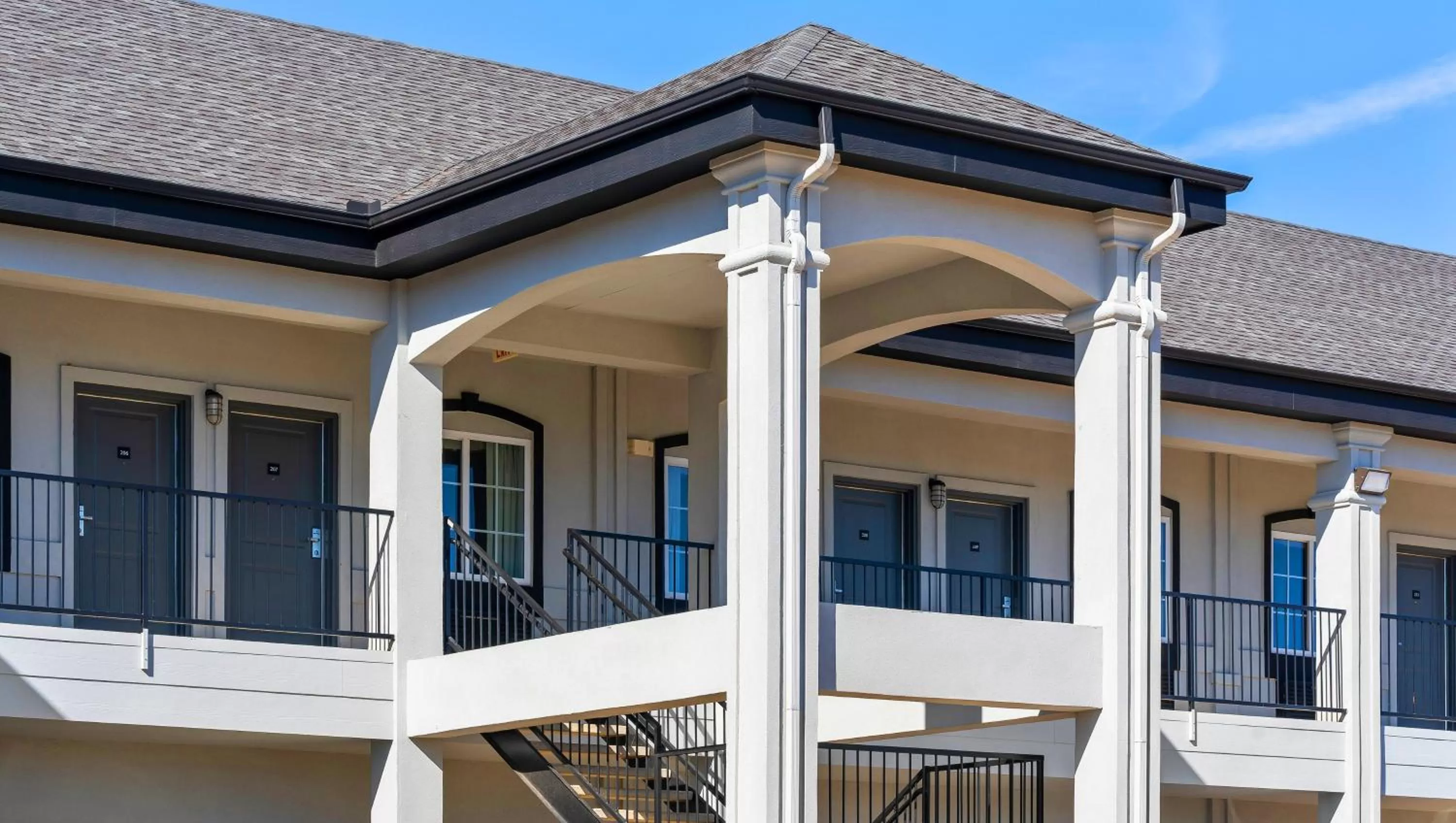 Property building in Belmont Inn and Suites Tatum